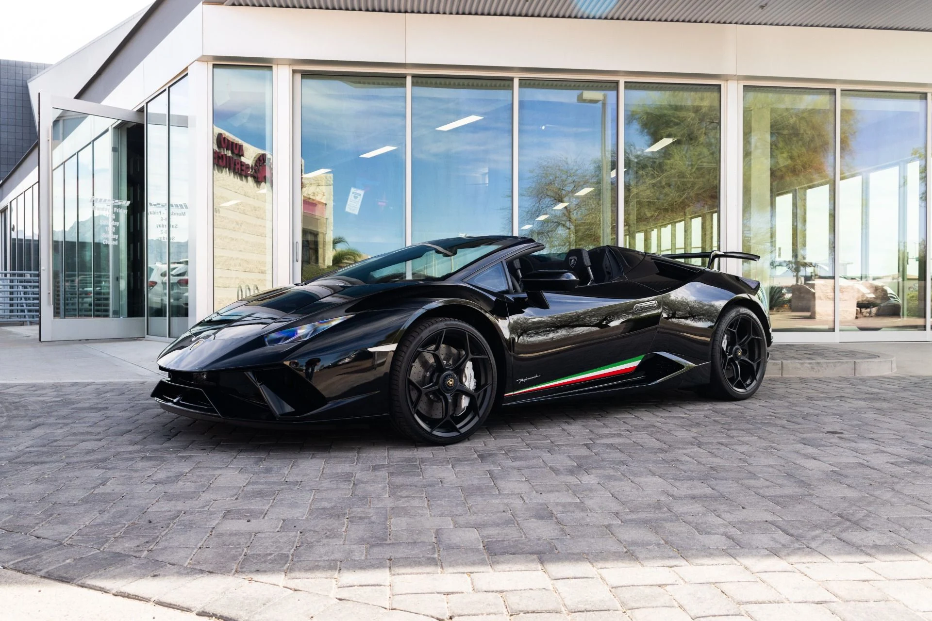 mph024_139971669_Used_2018_Lamborghini_Huracan_LP_640_4_Performante_Spyder_1772832591_1406d25beb