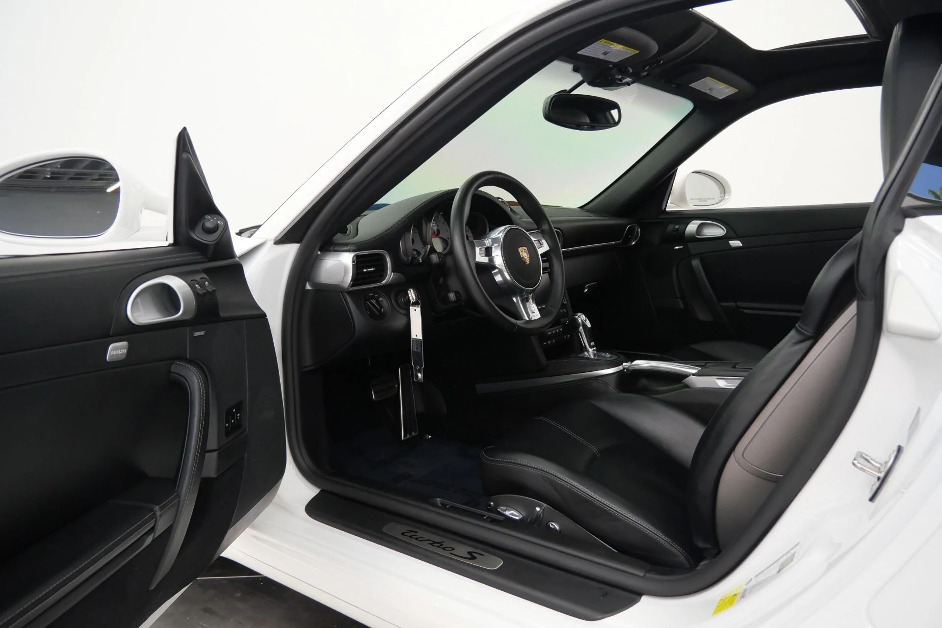 mph024_1400248161_Used_2012_Porsche_911_Turbo_S_Low_Miles_Extended_Leather_530_Horsepower_1779827263_01f4371af2