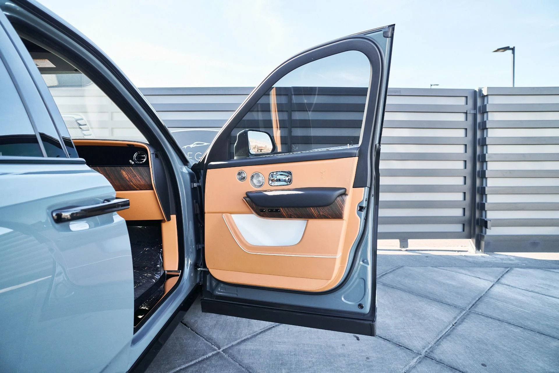 mph024_1401324266_Used_2025_Rolls_Royce_Cullinan_Base_1766020361_608fcbcb19