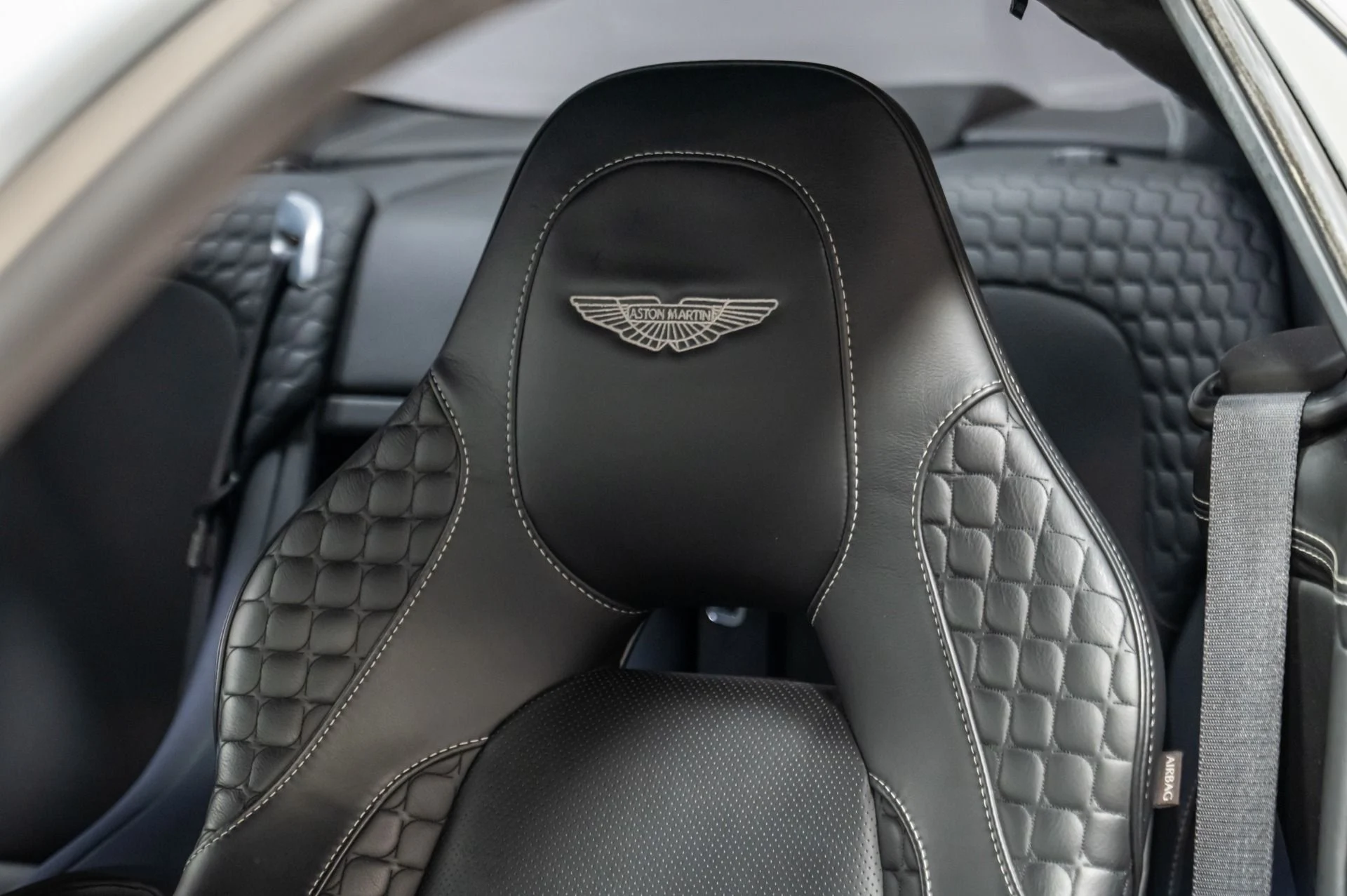 mph024_1402022176_Used_2014_Aston_Martin_Vanquish_V12_1729699077_9d5e989201