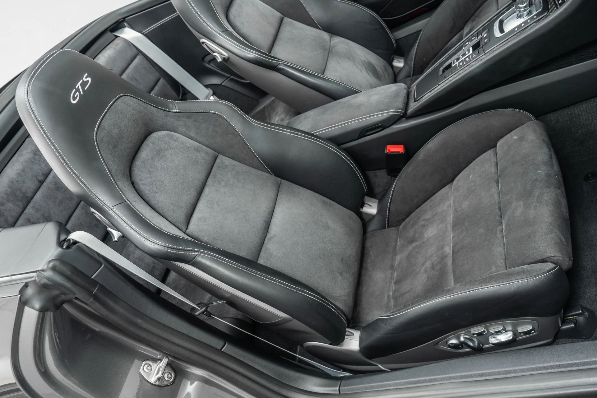 mph024_1402272856_Used_2019_Porsche_911_Carrera_GTS_Premium_Package_Plus_18_Way_Adaptive_Sports_Seats_1777924889_09bf02893d