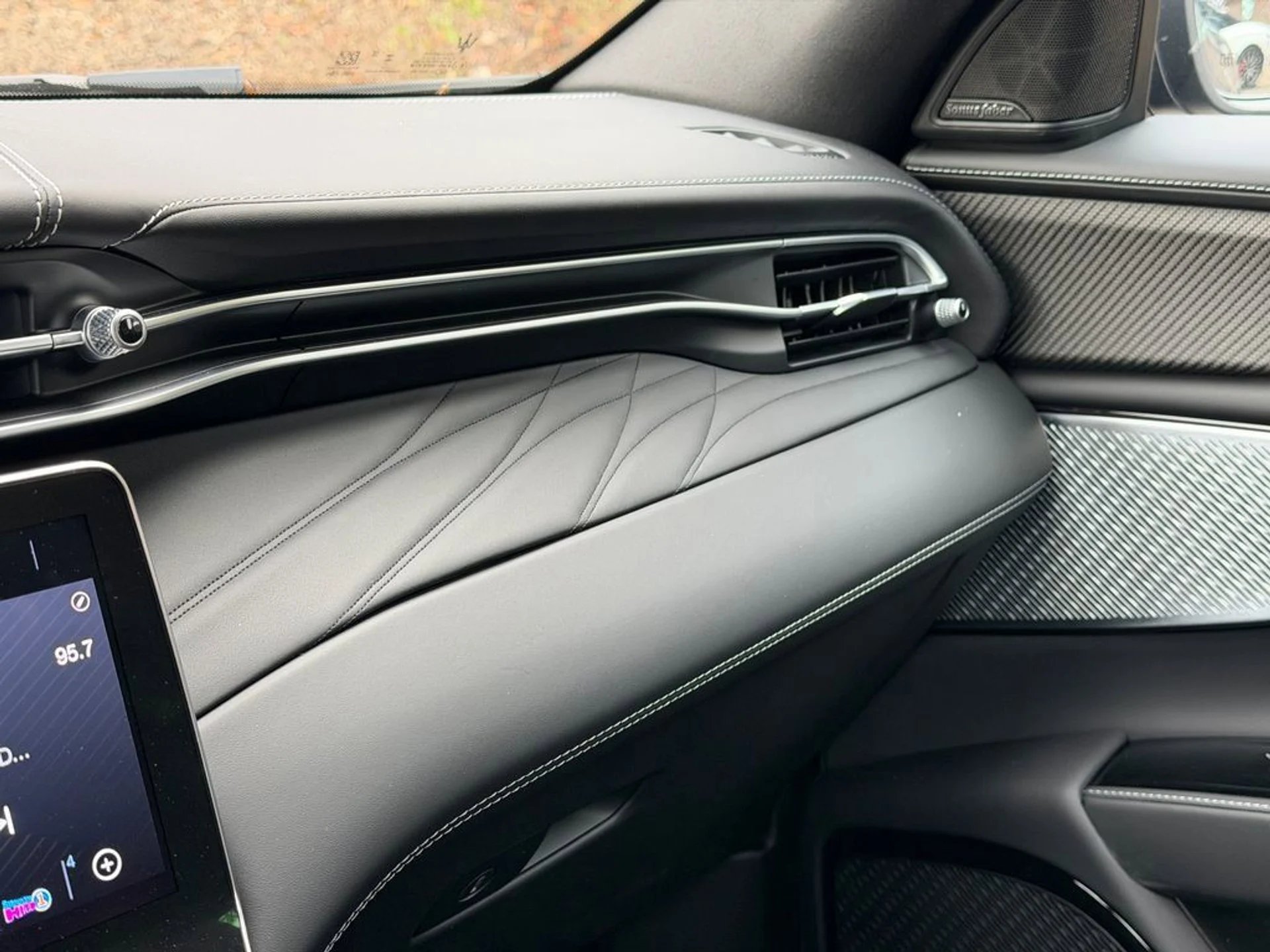 mph024_140560414_41537f1ddd4e4279a8e901a356d4fe25_7087459b2d