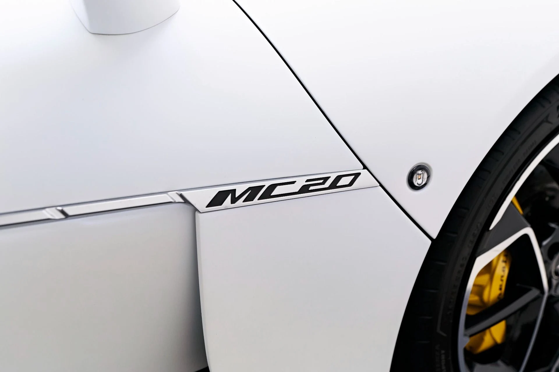 mph024_1413438453_Used_2022_Maserati_MC_20_Base_1740866252_62231eeffe