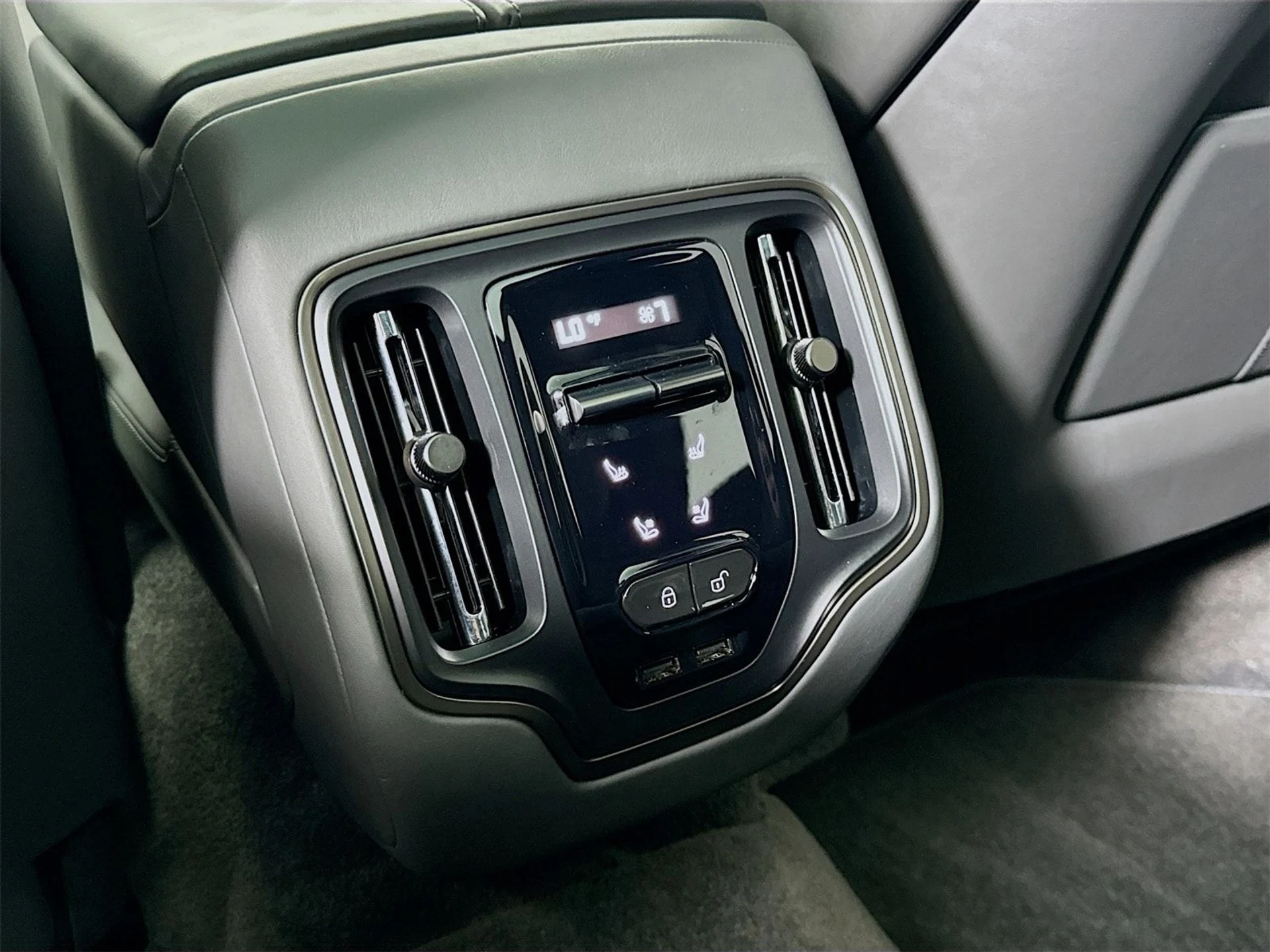 mph024_1427014224_c2becbb403097f21893b390ab2b6d2ccx_08e4cba466