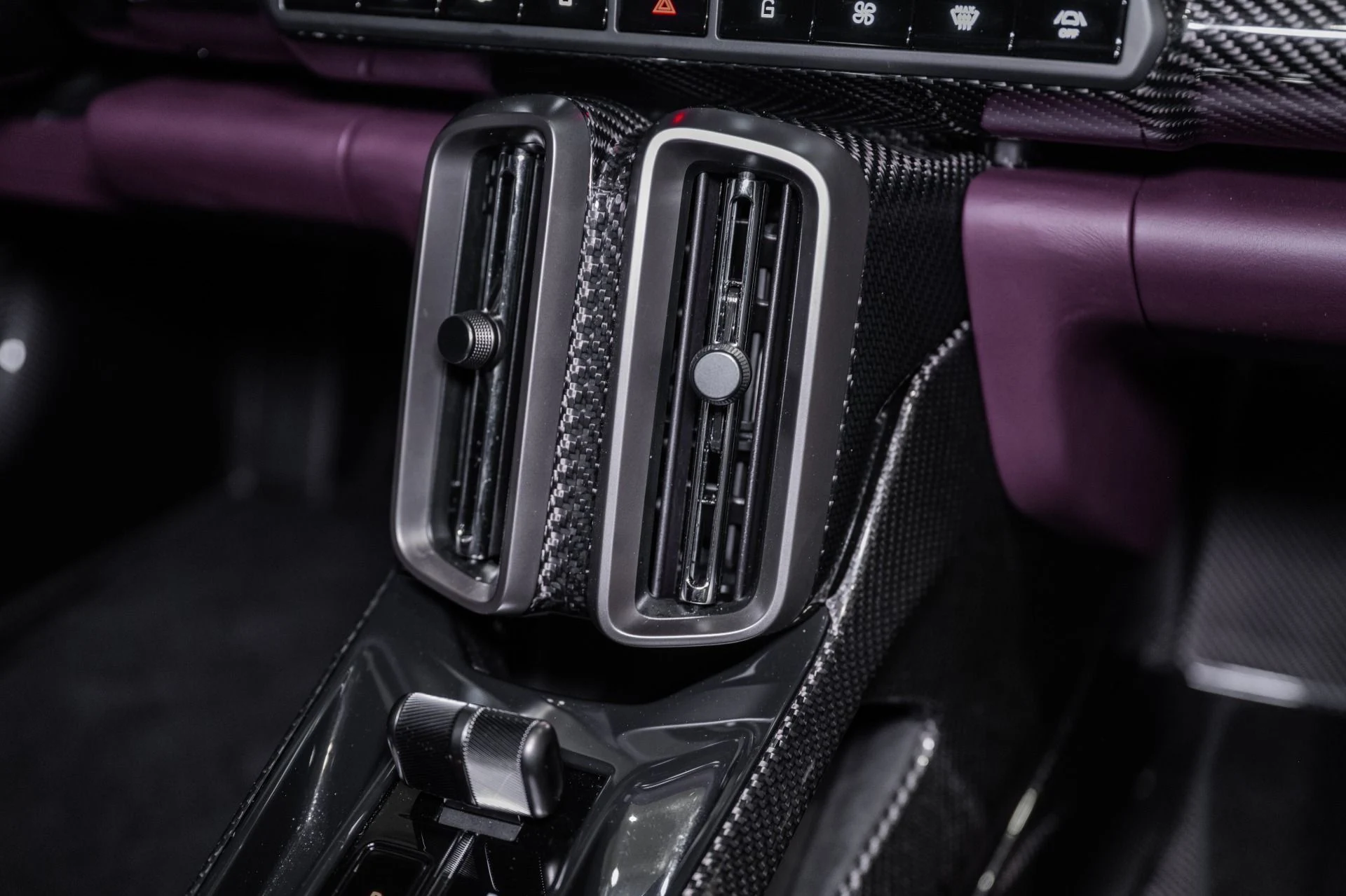 mph024_1428000287_New_2026_ASTON_MARTIN_VALHALLA_1775946933_6e2d05149d