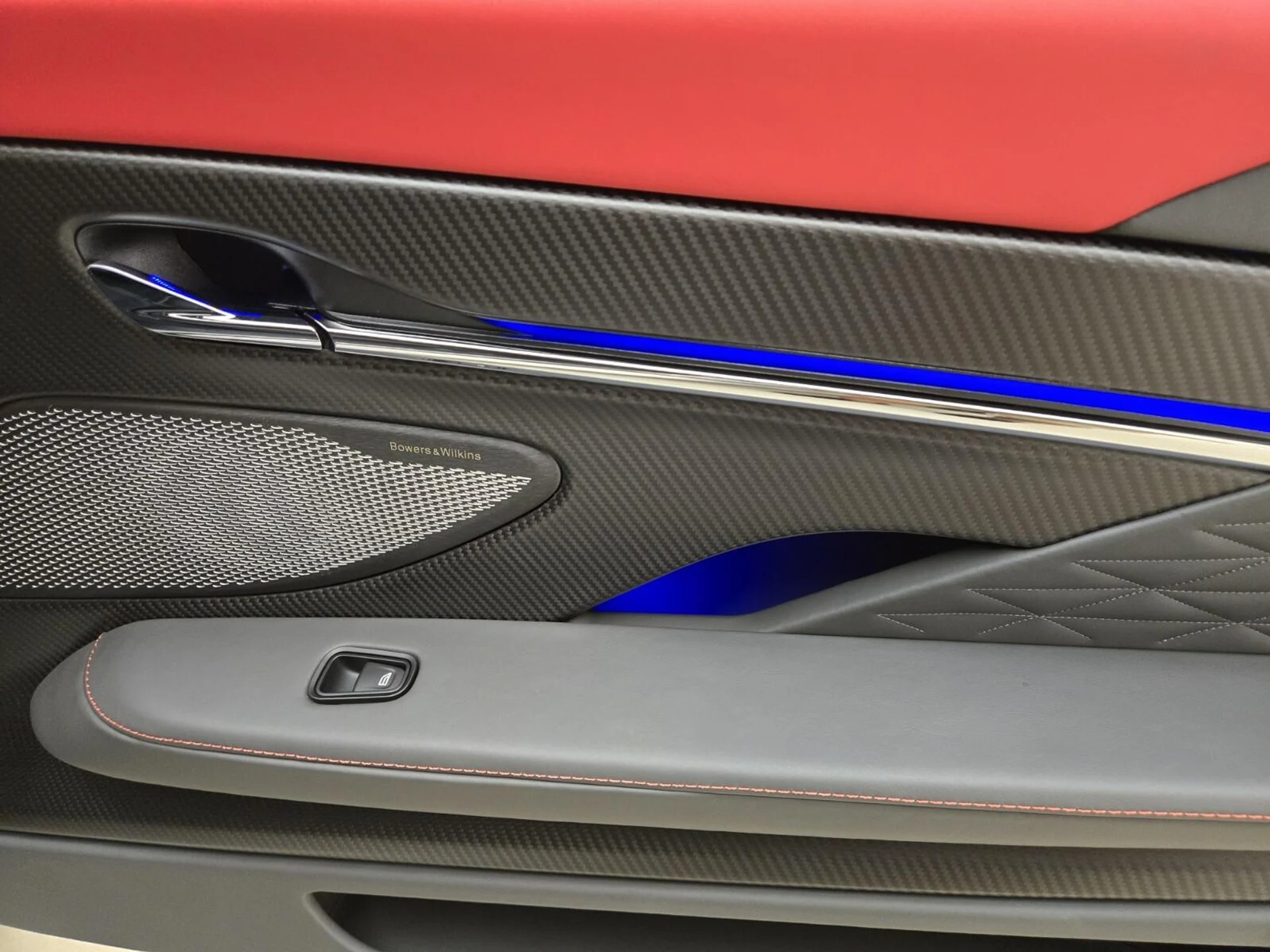 mph024_1430712791_New_2025_Aston_Martin_DB_12_1753161493_ebe68371ba