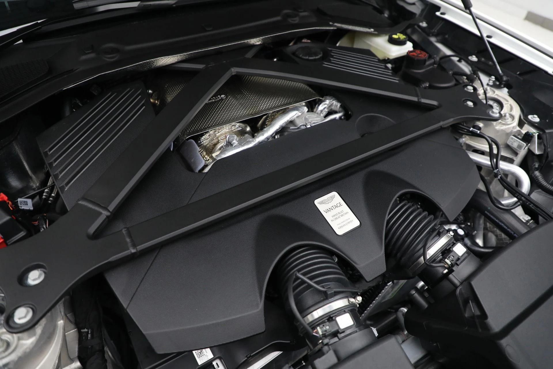 mph024_1435071813_New_2025_Aston_Martin_Vantage_1be96bf2d0