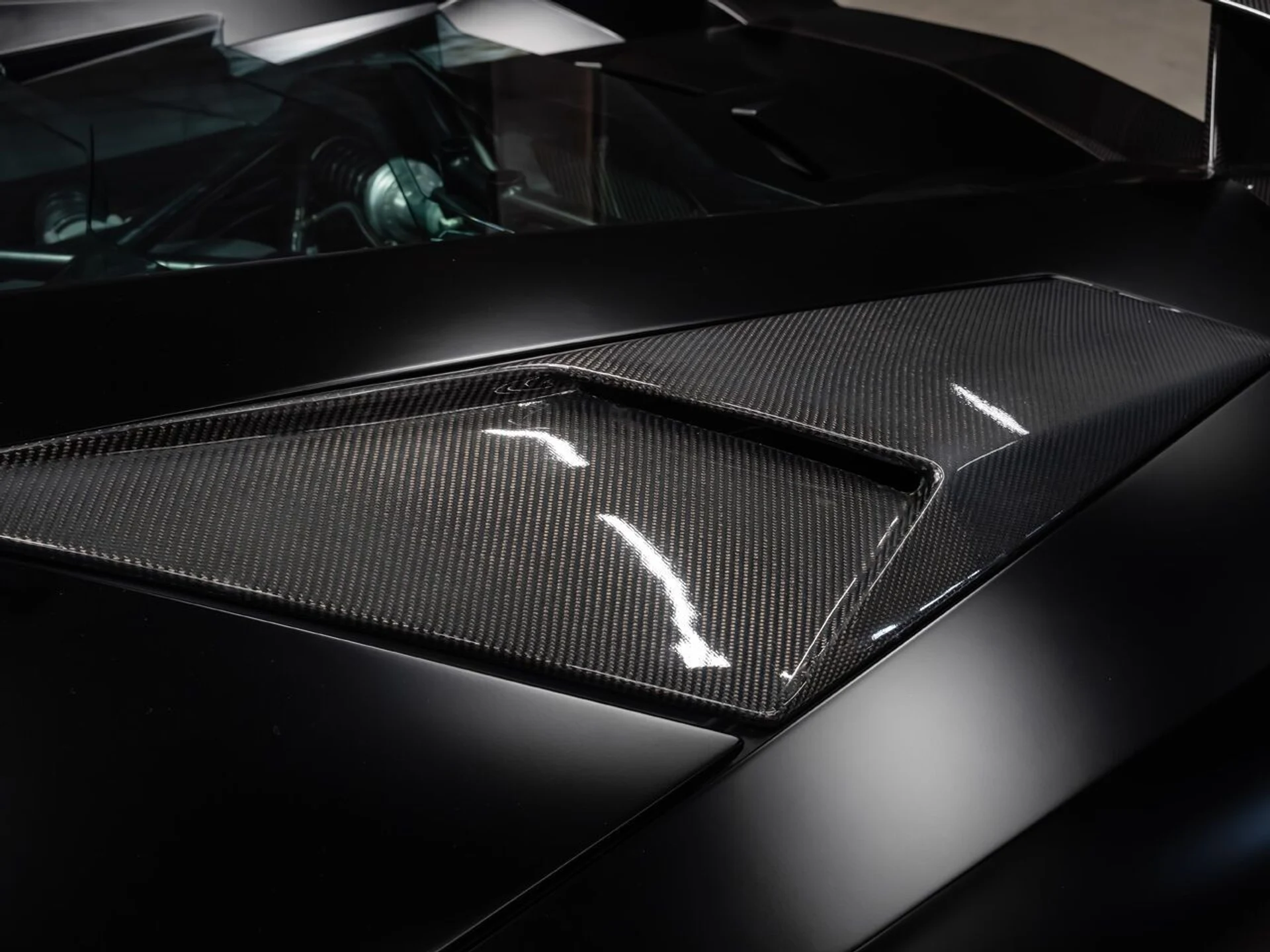 mph024_1441424855_lamborghini_aventador_2015_9b32a22bda