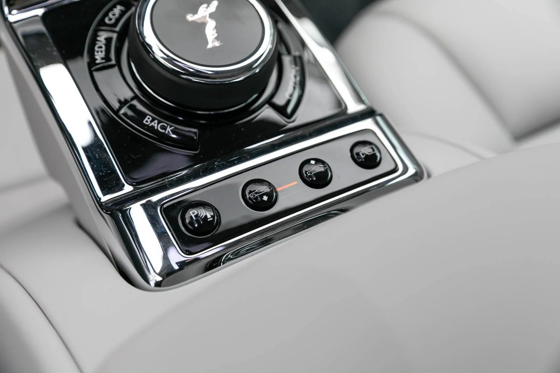 mph024_1444561371_25_156eda4e48