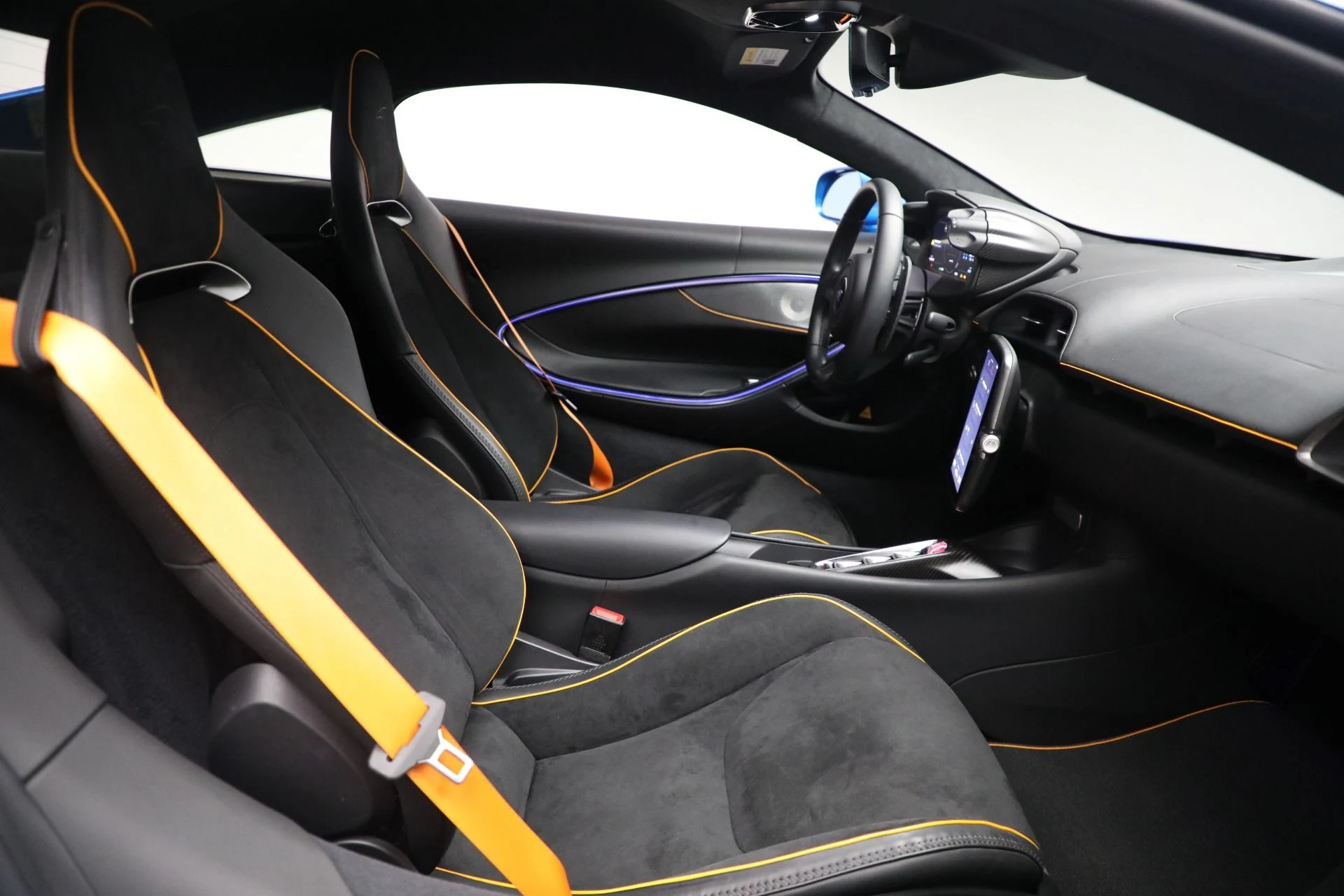 mph024_1470700229_Used_2024_Mc_Laren_Artura_Vision_9e1cfccd4f