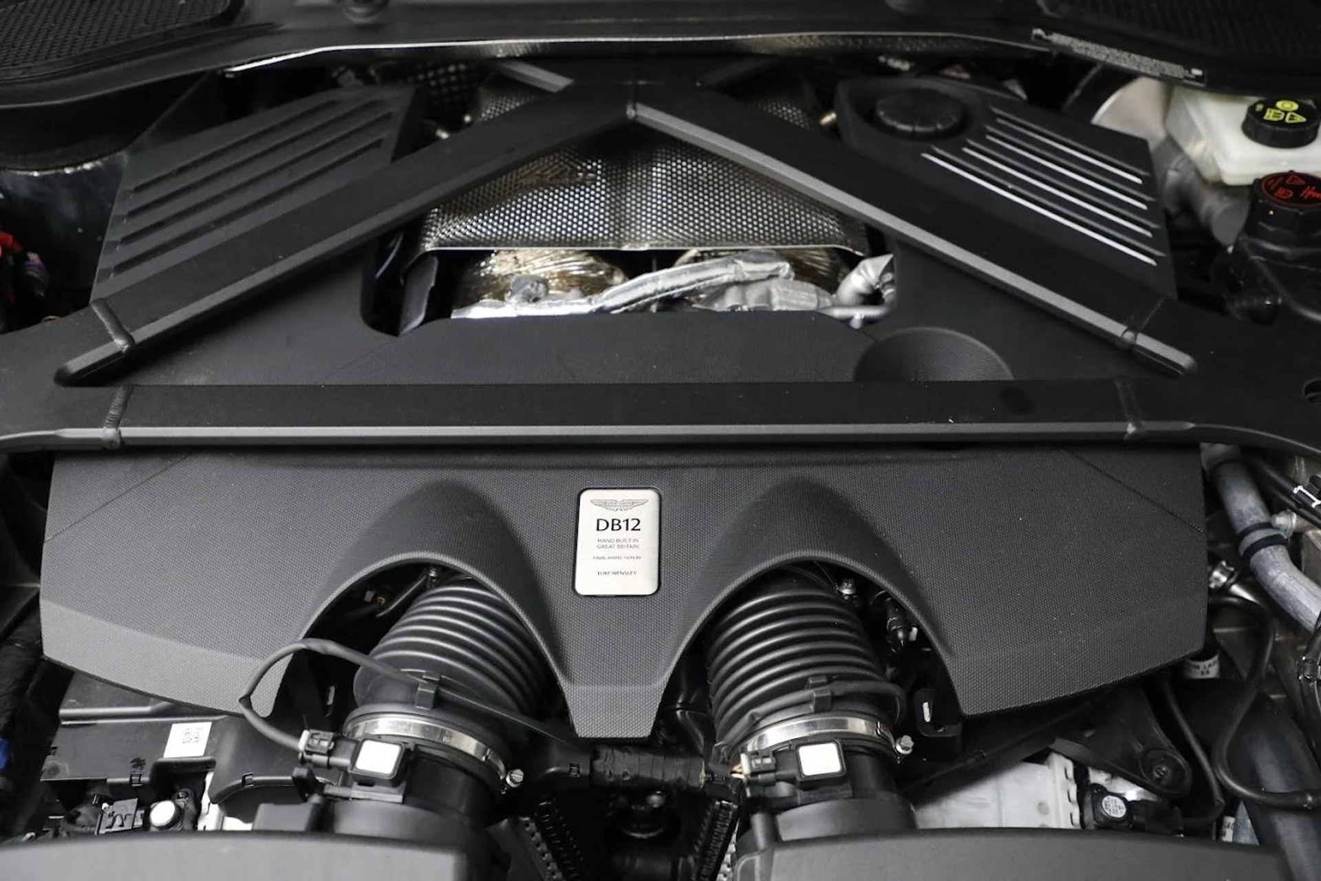mph024_1473833948_Used_2024_Aston_Martin_DB_12_V8_2108f0f252