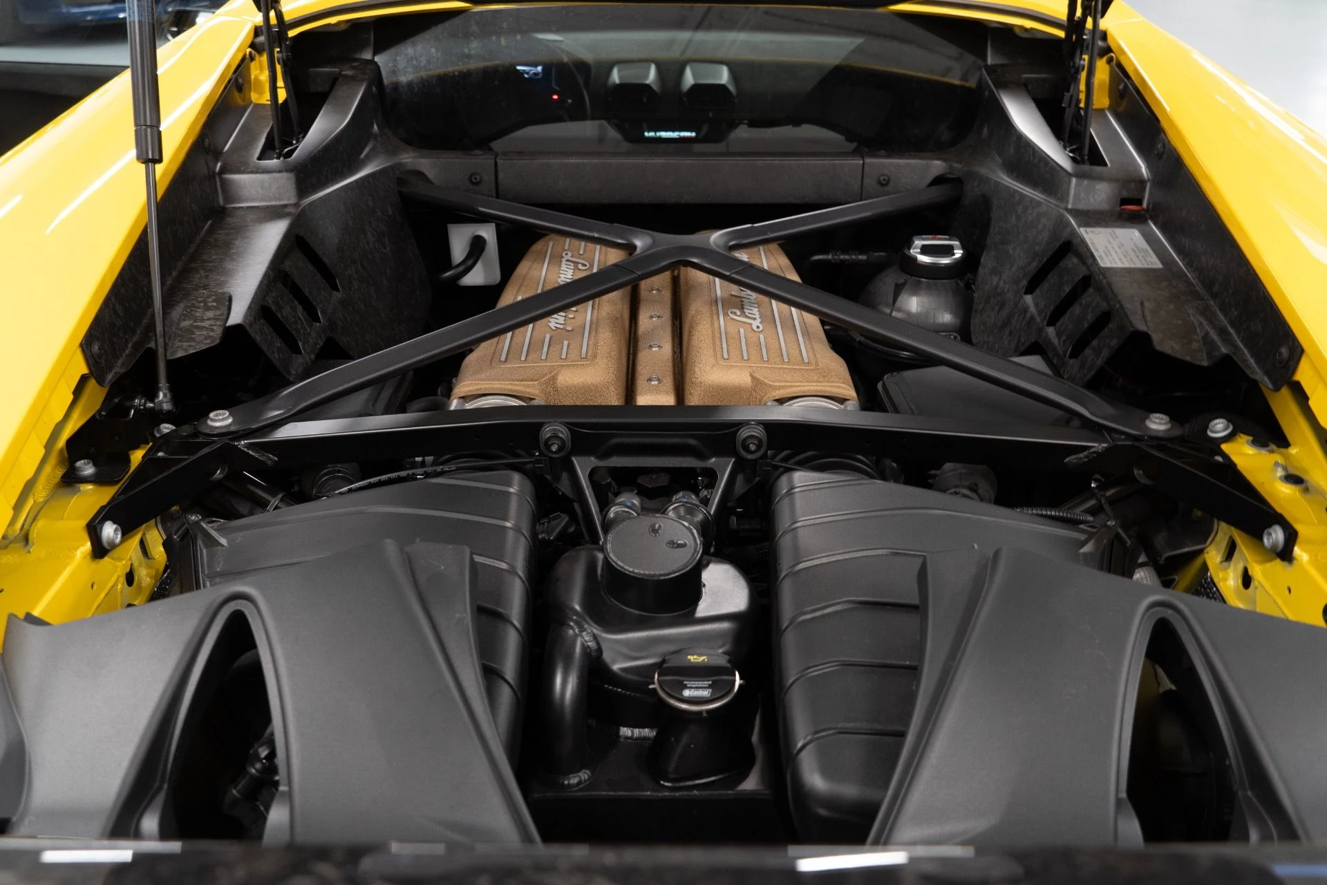 mph024_1492998702_Used_2019_Lamborghini_Huracan_LP_640_4_Performante_1764627885_ae7a8fd59e