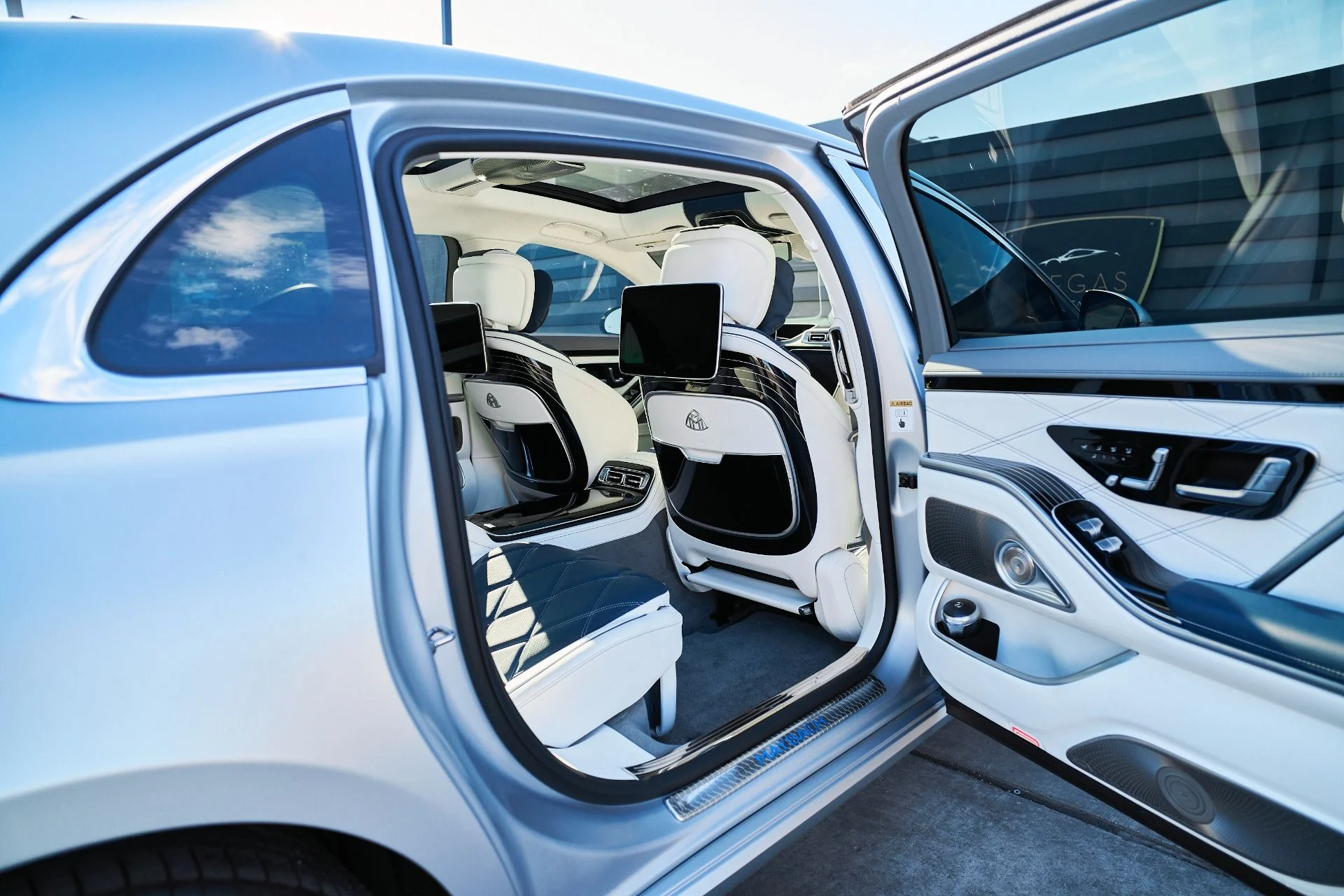 mph024_1505119835_Used_2024_Mercedes_Benz_S_Class_Maybach_S_680_1765936774_0d6d698d04