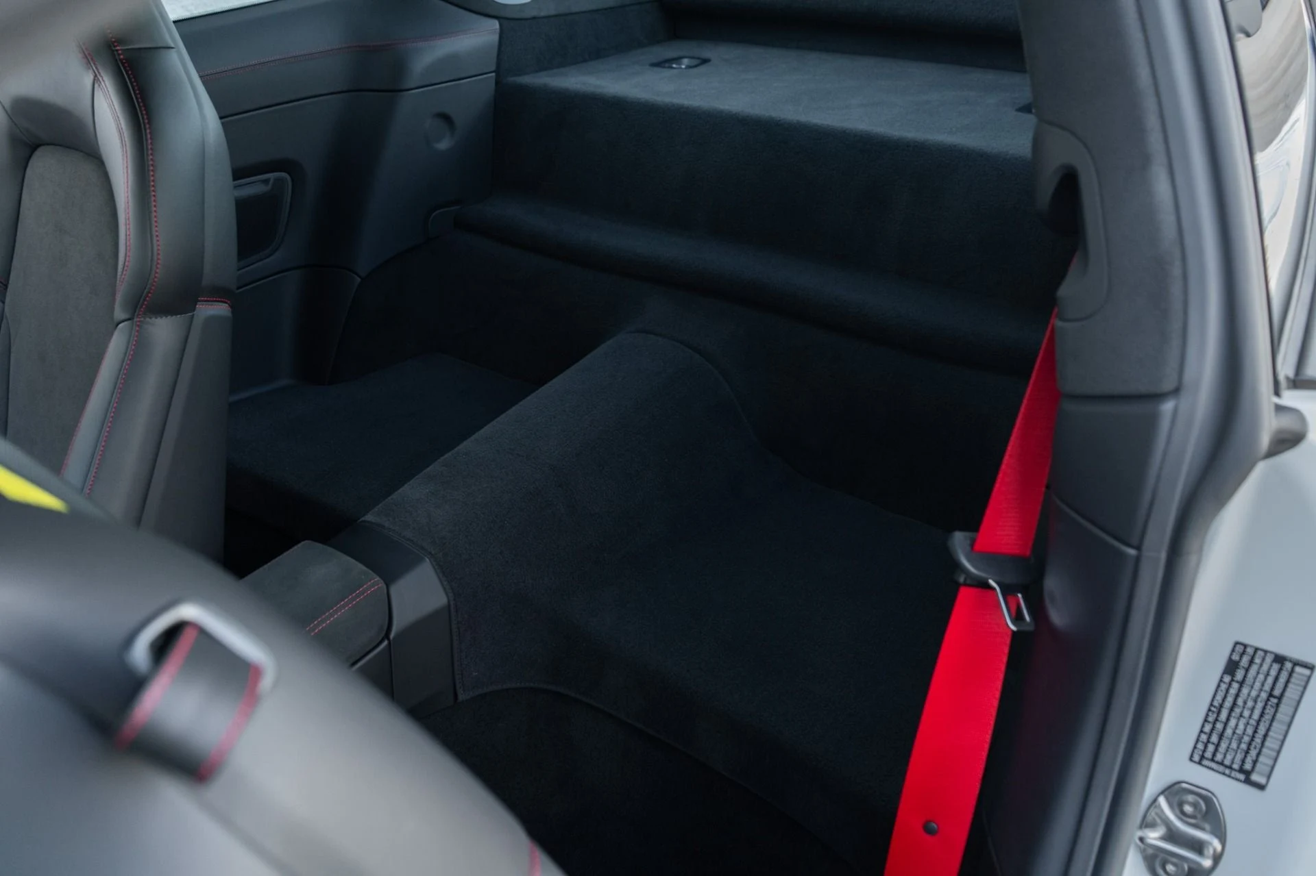 mph024_1507544936_Used_2024_Porsche_911_GT_3_1774306212_a6571ac6c2