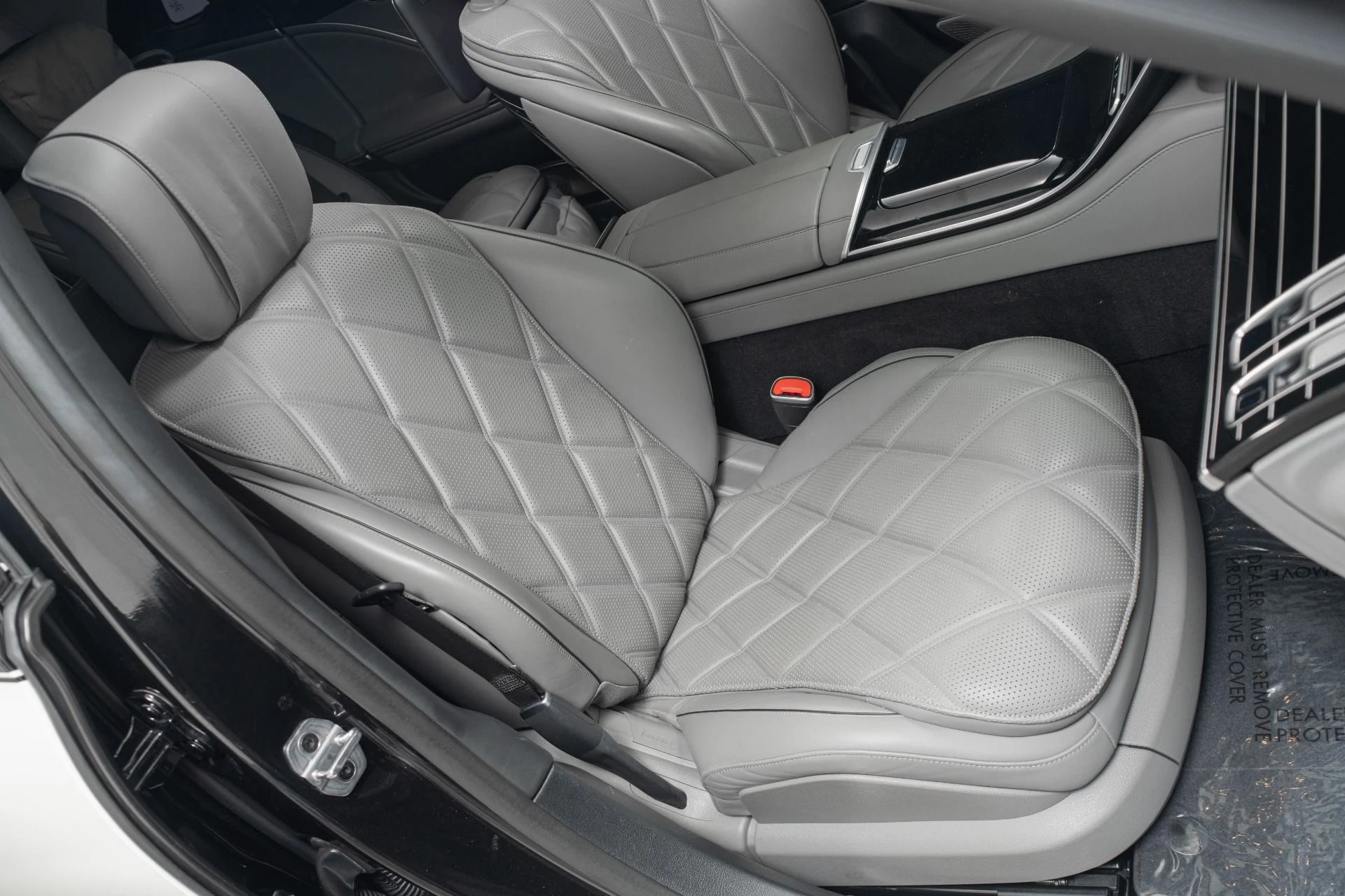 mph024_1514374257_Used_2021_Mercedes_Benz_Maybach_S_580_4_MATIC_Factory_Two_Tone_paint_Executive_Rear_Seat_Package_Bottle_Chiller_1776288092_ade6d3ee93