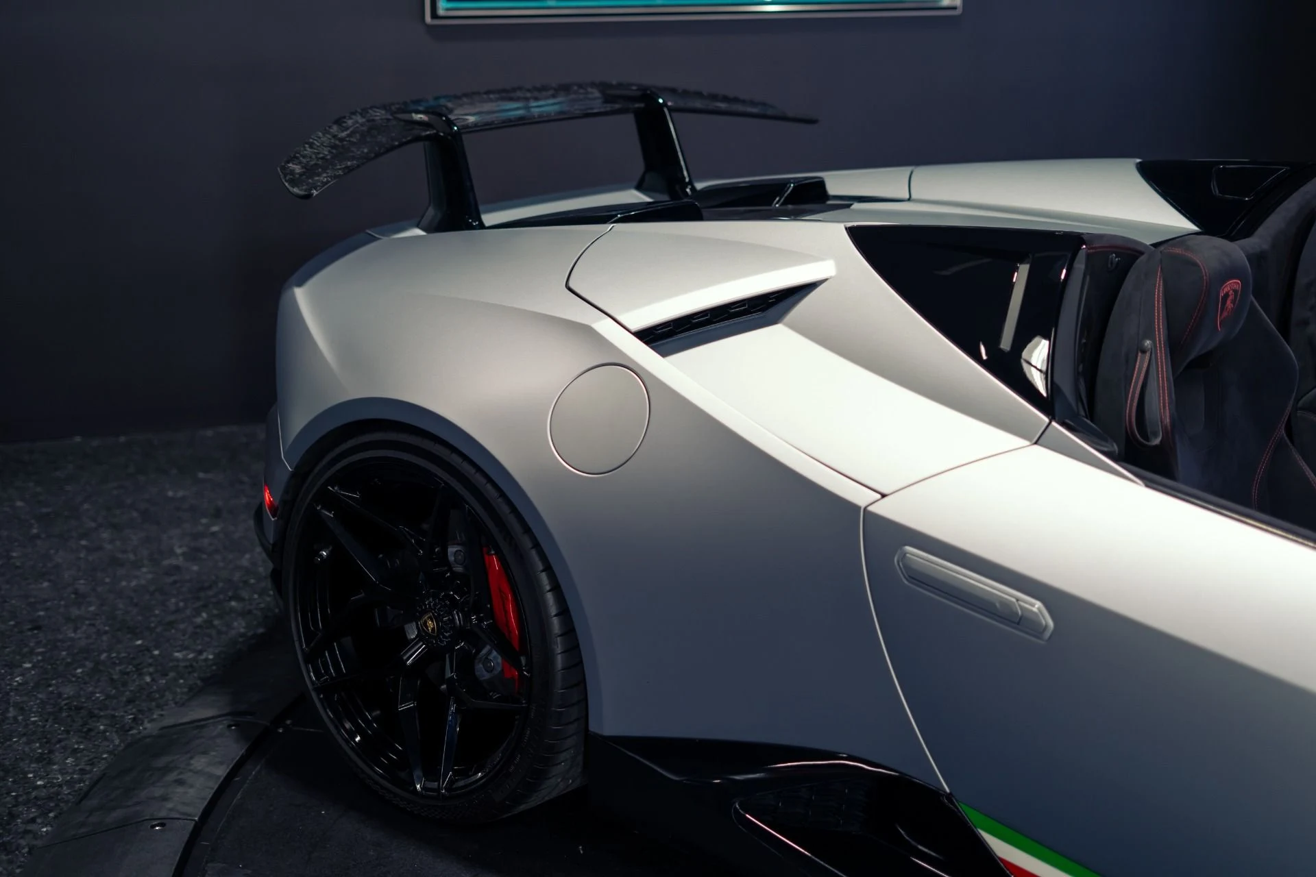mph024_1518334510_Used_2018_Lamborghini_Huracan_LP_640_4_Performante_Spyder_1782163354_8513d05f0d