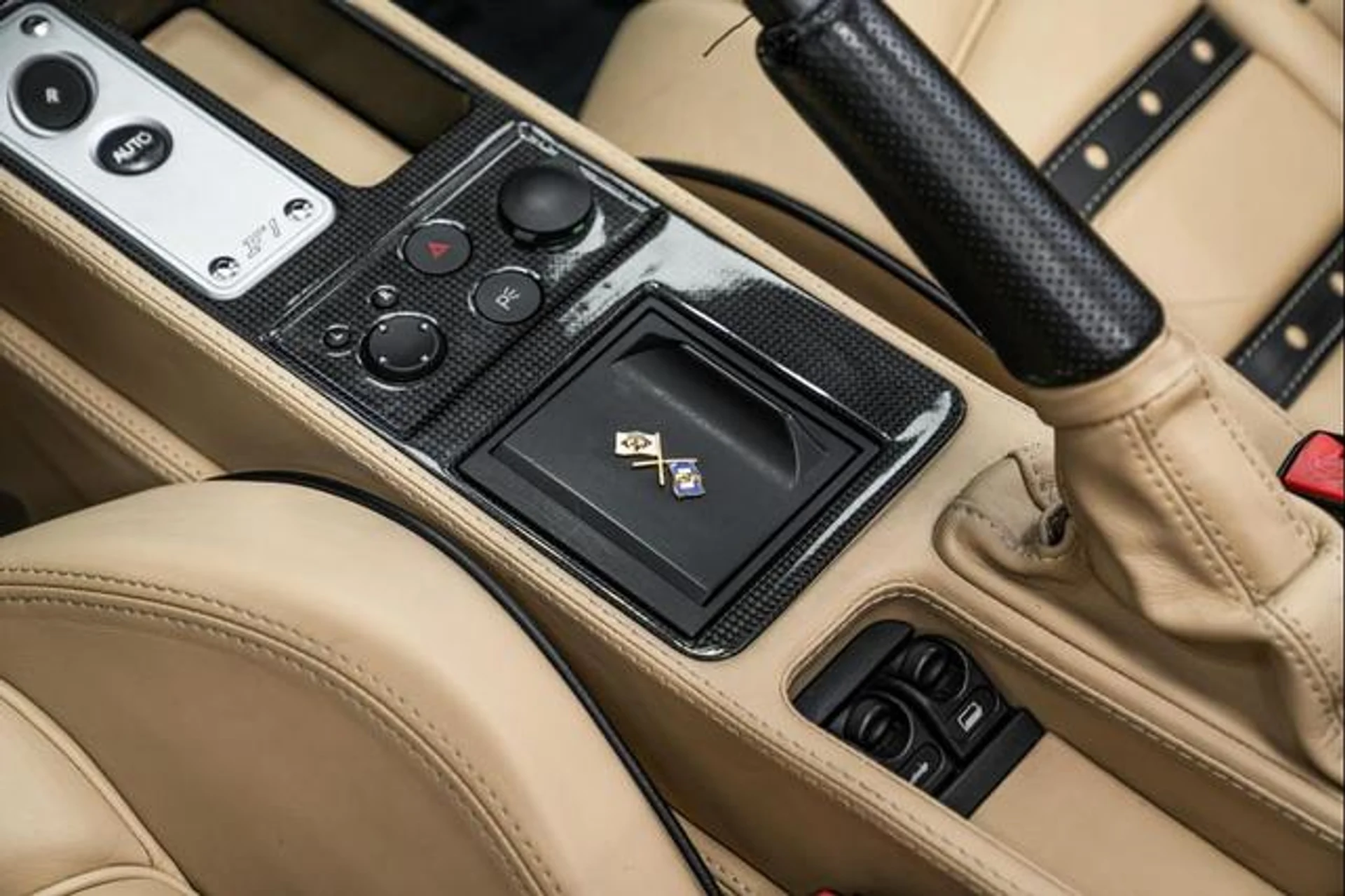 mph024_152866442_Djx3_Yoa_Uq_FK_uw_Kgg3_Xvd_Al_HFX_0_4e69eec8e0