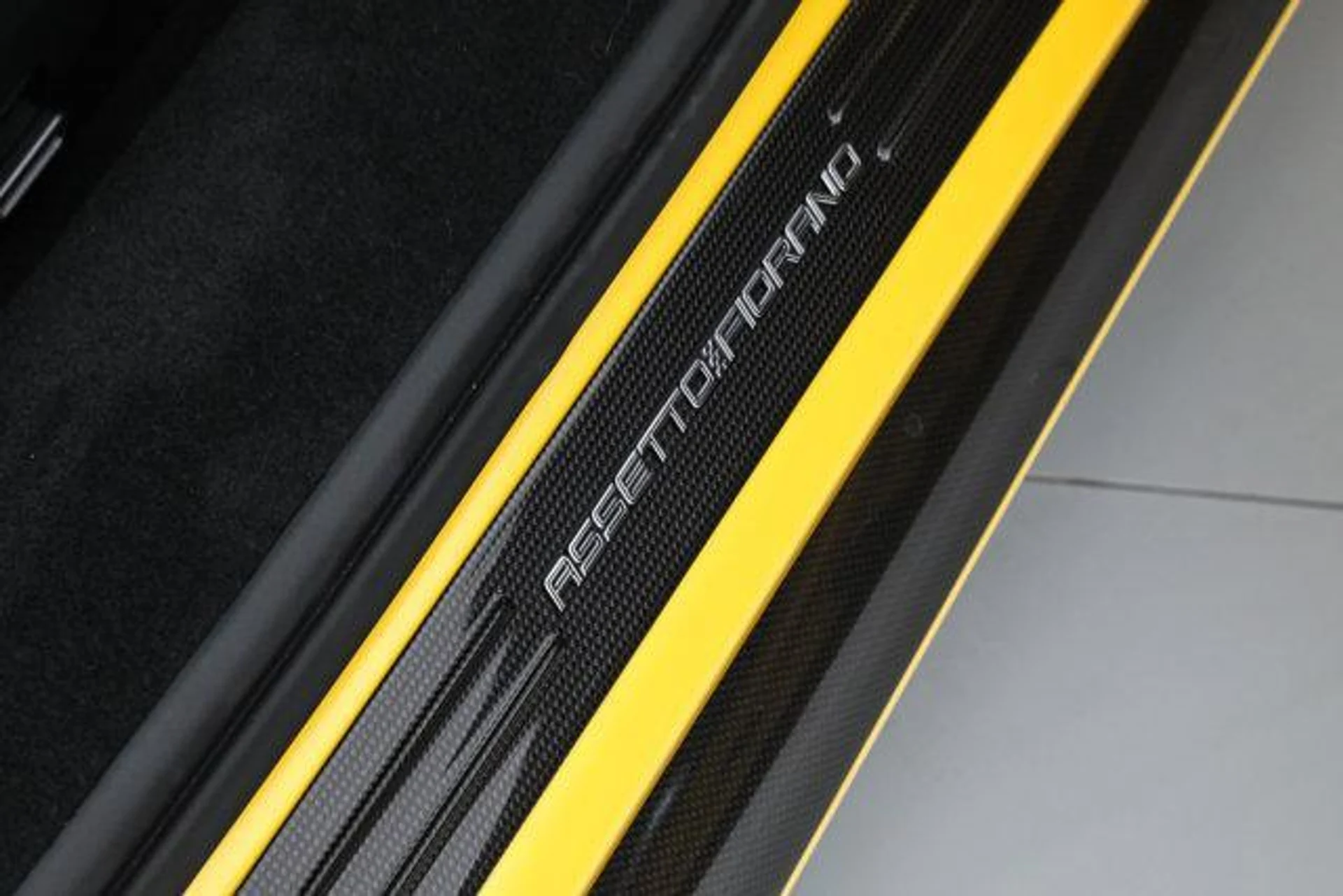 mph024_1529546189_x_S6_M_zu301_W_Dam_OHMCP_Io_Kyc_8782da46df