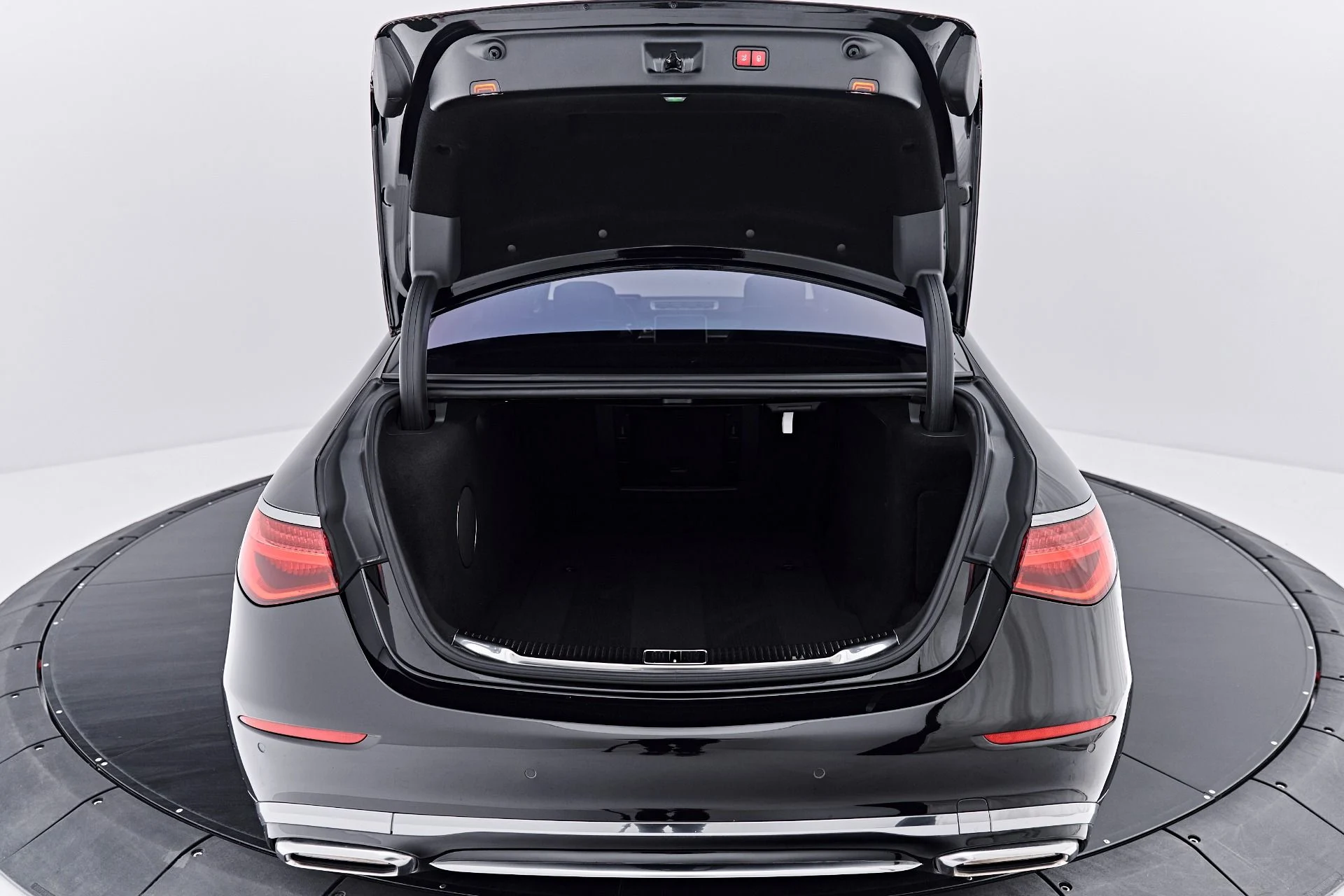 mph024_1532280796_Used_2022_Mercedes_Benz_S_Class_Maybach_S_580_1788570672_6634b79896
