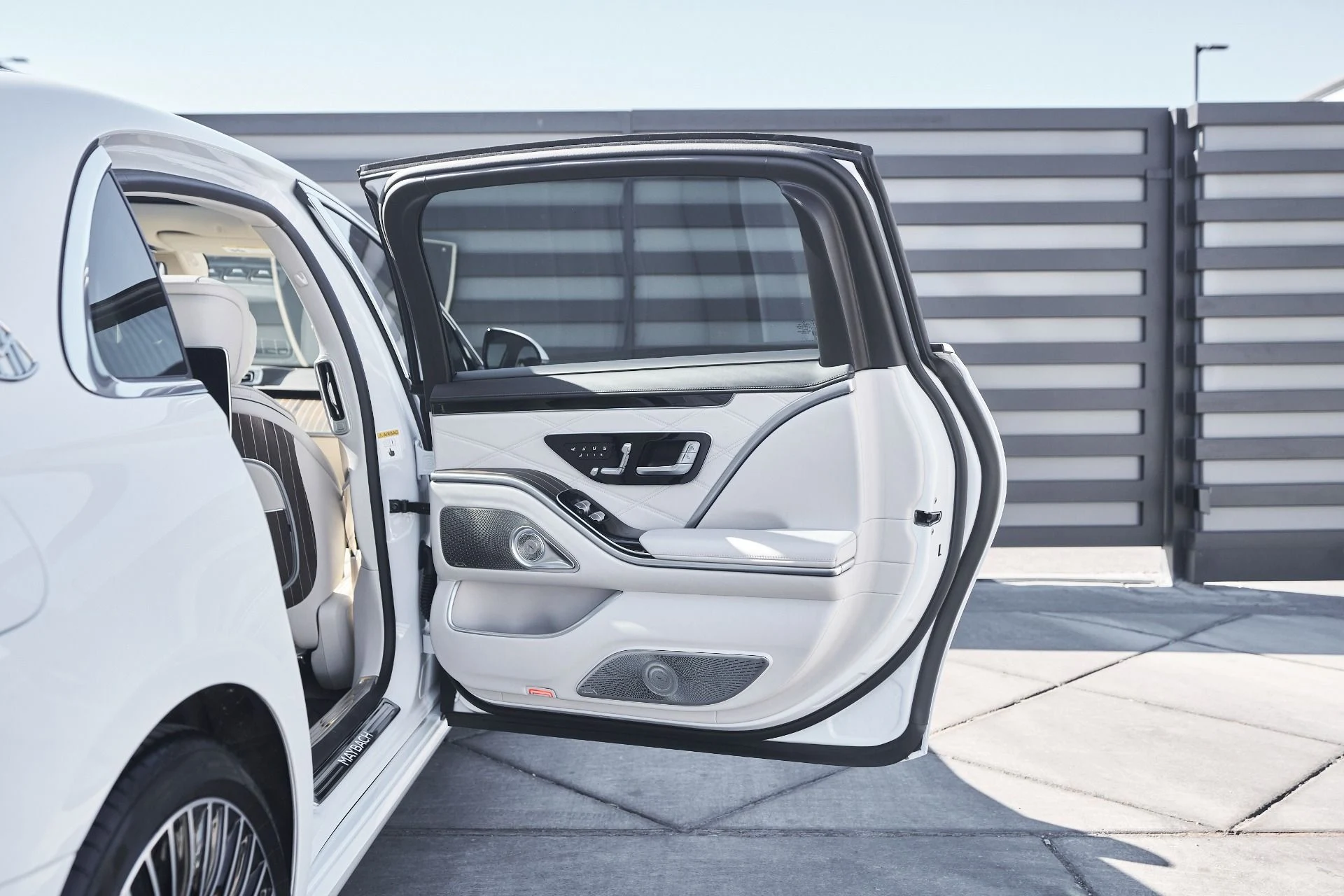 mph024_1538125827_Used_2025_Mercedes_Benz_S_Class_Maybach_S_680_1761611077_bcf1d3ed93