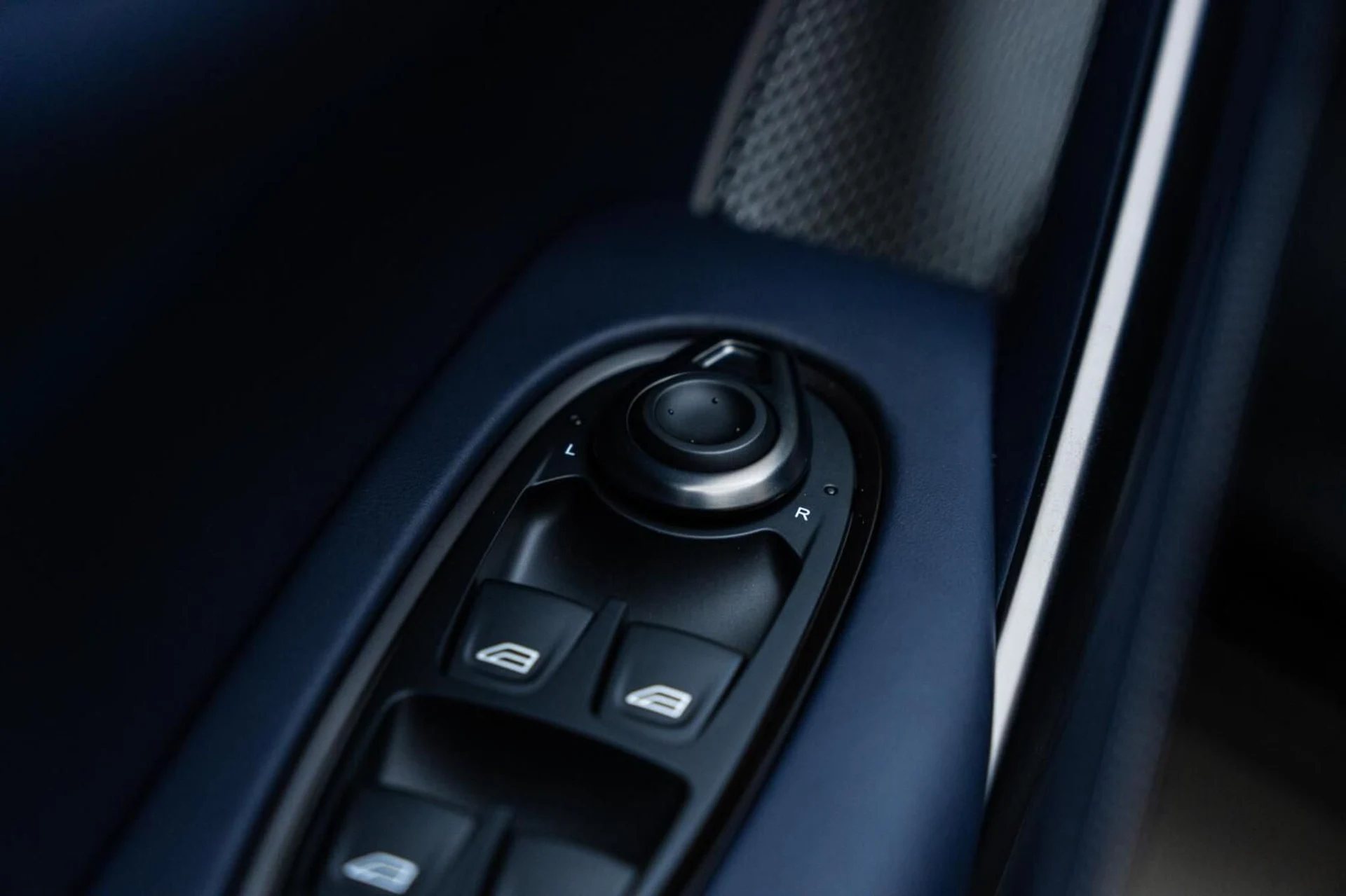 mph024_1540341395_New_2025_Aston_Martin_DBX_707_AWD_1744624302_144d7fc90b