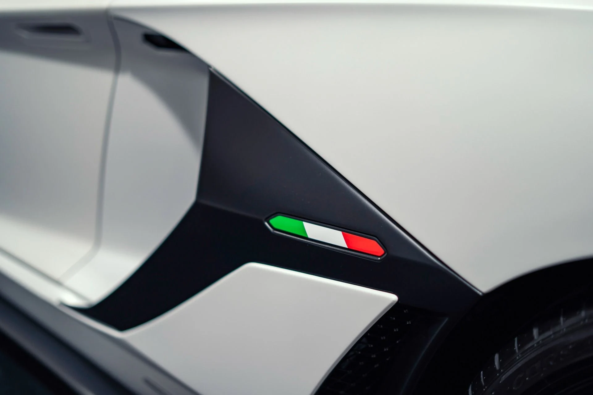 mph024_1541917009_Used_2020_Lamborghini_Aventador_LP_770_4_SVJ_1778086928_87241a26ac
