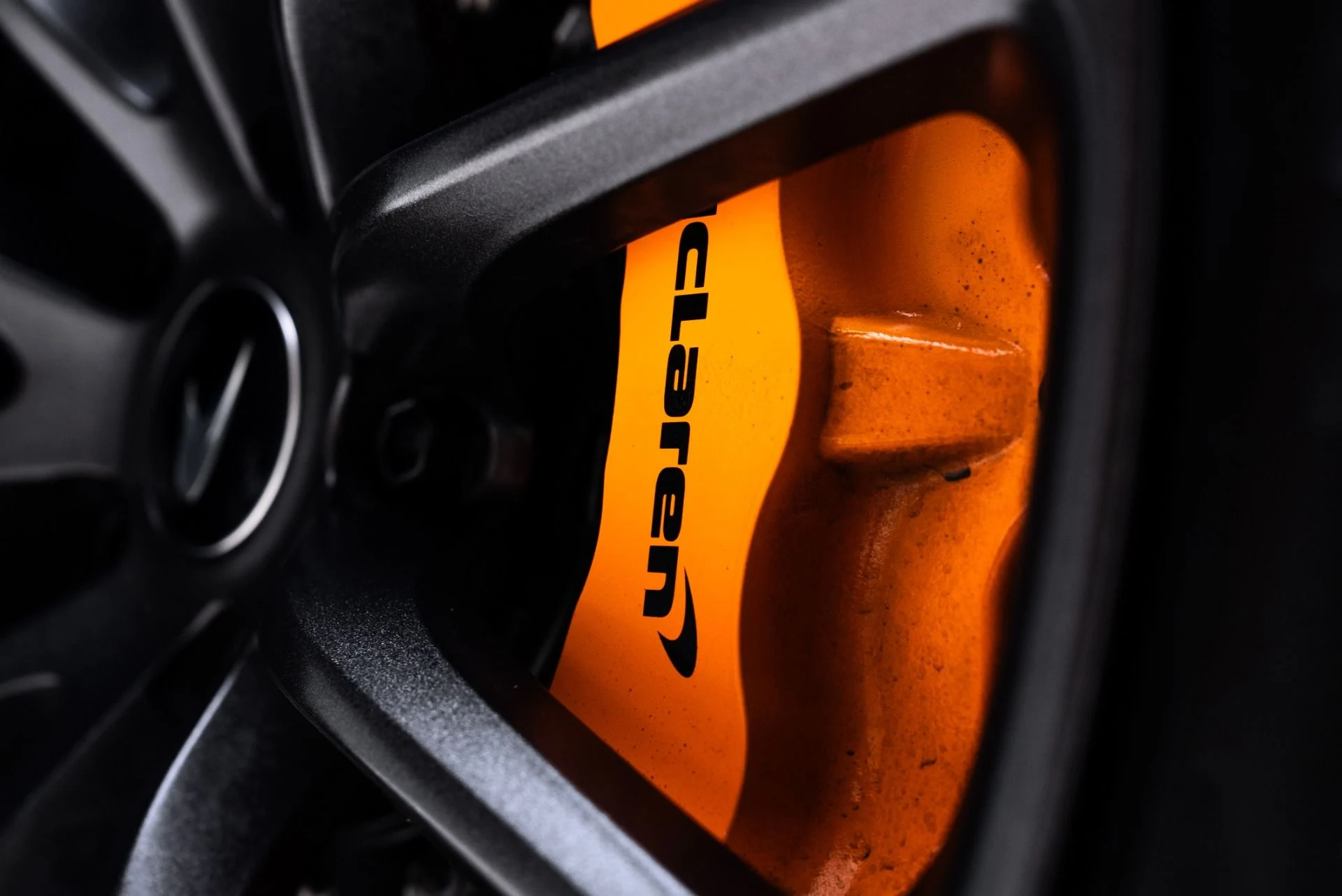 mph024_1542555988_Used_2019_Mc_Laren_570_S_1774648800_bb47108e2e