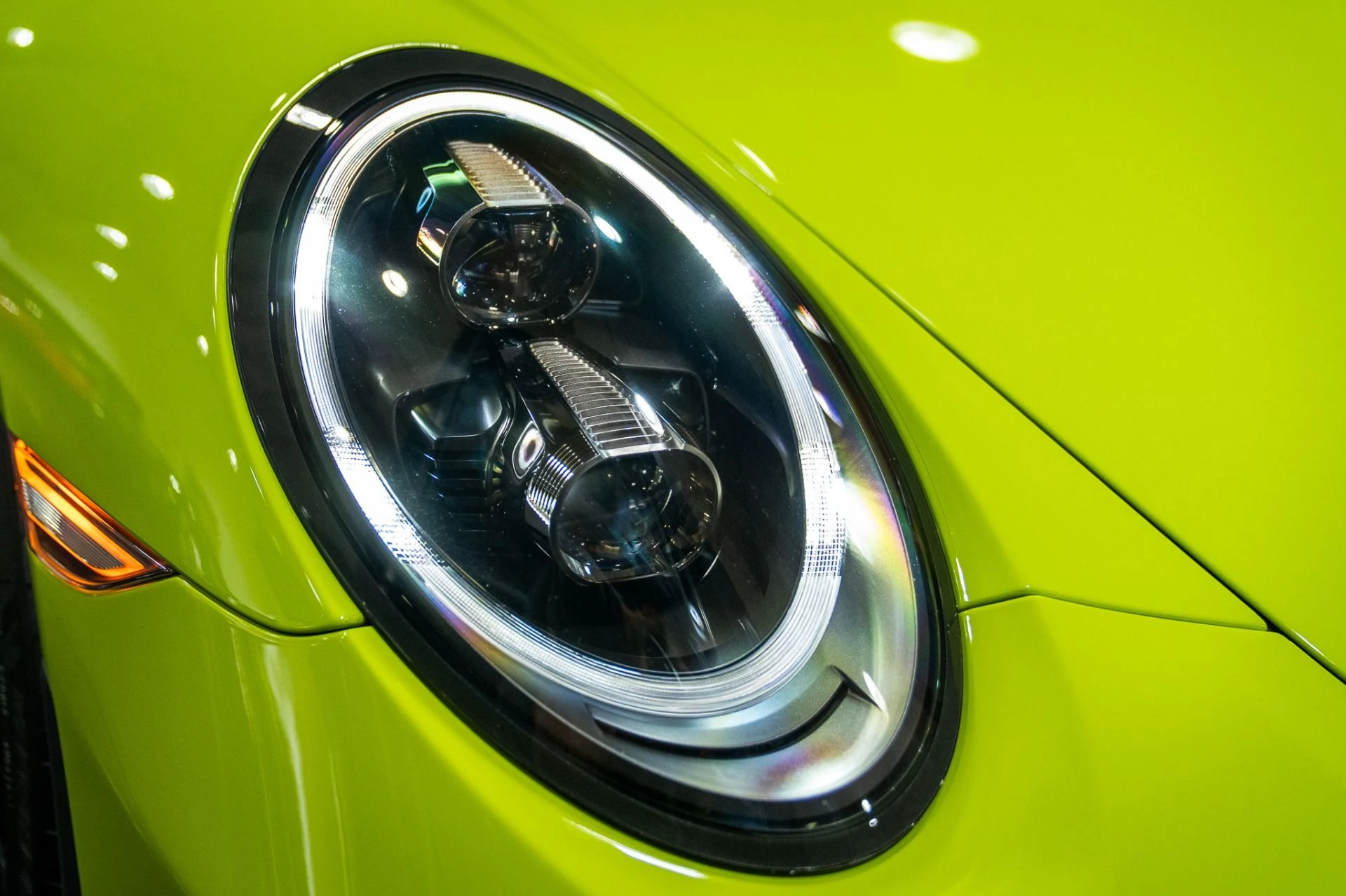 mph024_1542726434_Used_2018_Porsche_911_GT_3_Paint_to_Sample_Acid_Green_6_Speed_Manual_1769448842_53f815f386