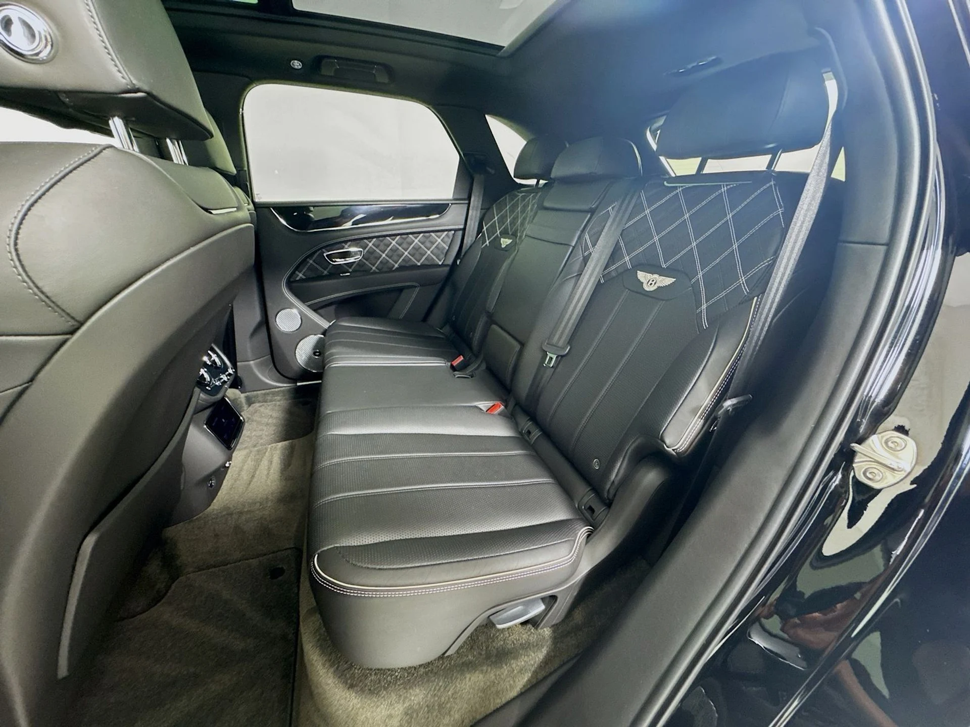 mph024_1543726241_79dc4605ec1bcdfed36b480a41407e55x_9973e53282