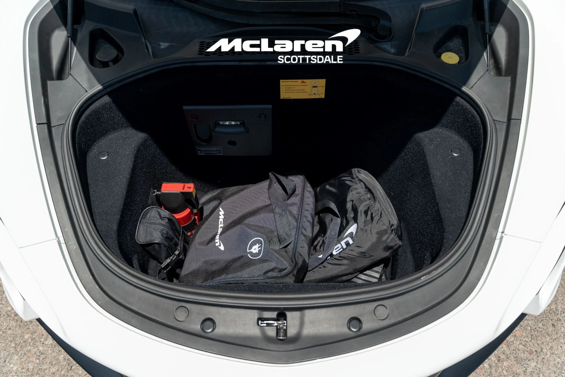 mph024_155999287_Used_2023_MCLAREN_ARTURA_1782148158_de2b9ea292