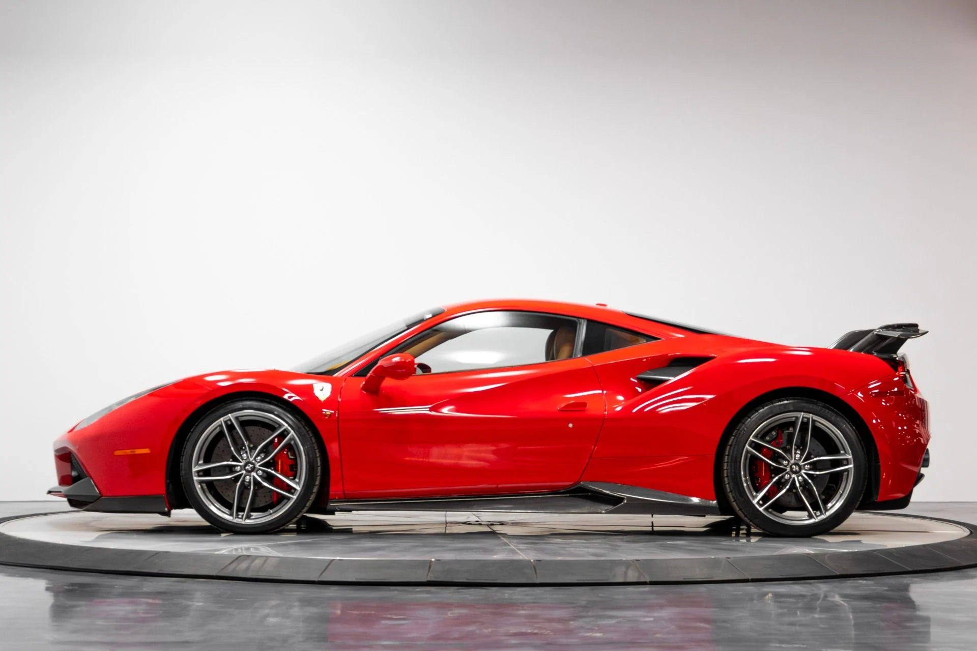 mph024_1570187447_Used_2017_Ferrari_488_GTB_1772166972_96e0bed70e