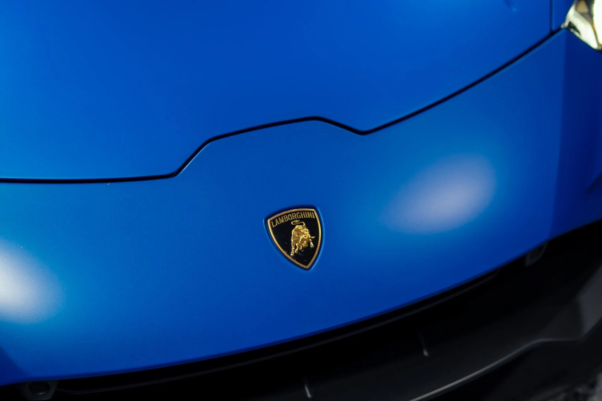 mph024_1577347802_Used_2020_Lamborghini_Huracan_EVO_Blu_Aegeus_Matte_Paint_w_Orange_Leather_Sensonum_Audio_1781118932_13543808d2