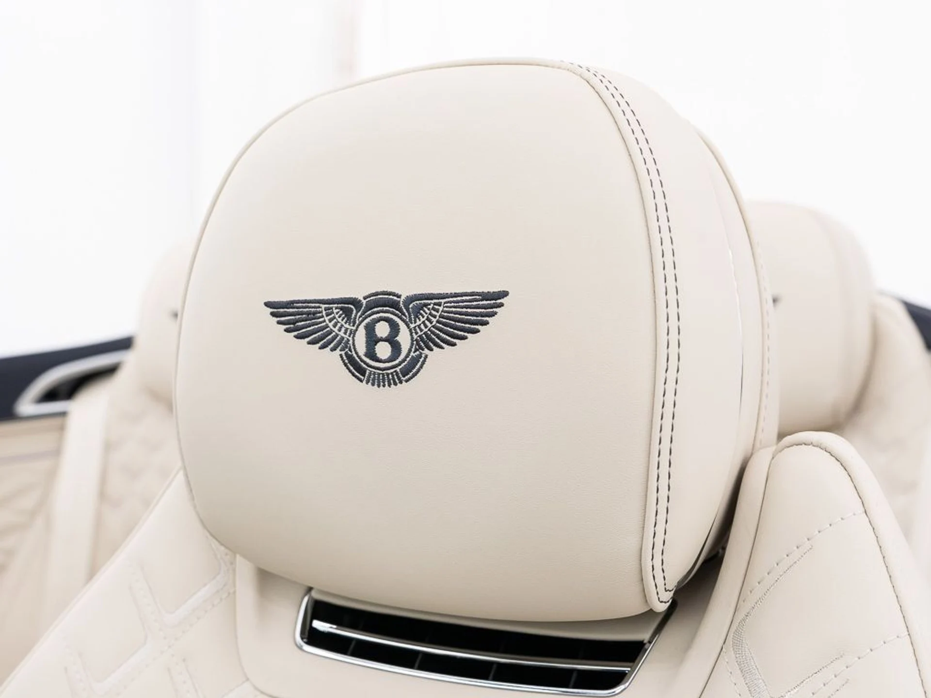 mph024_1580661121_e05fc82f2dc268beb918594c731947be_0ef2c8a159