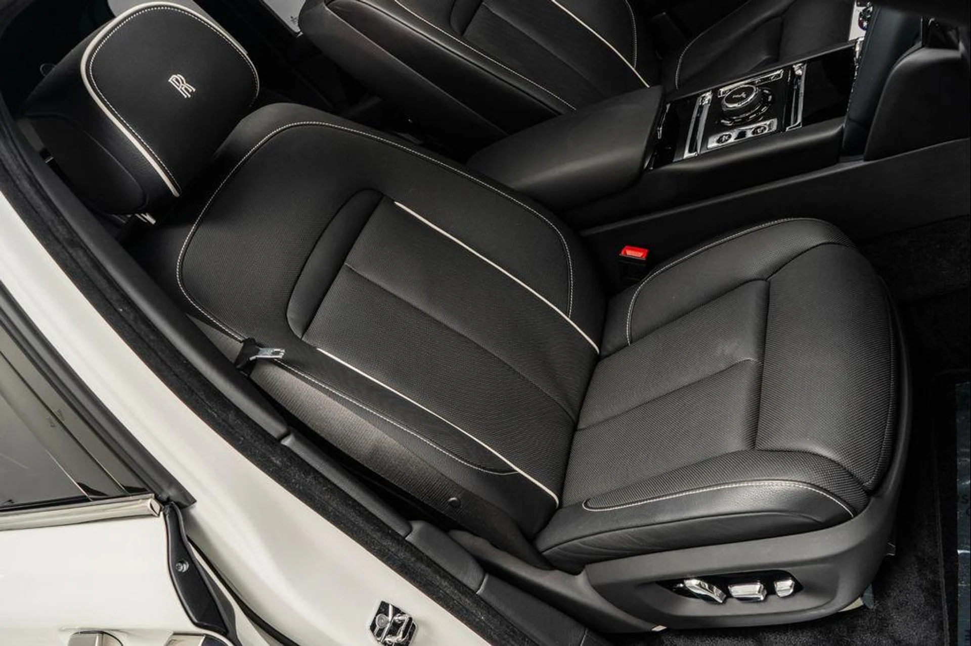 mph024_1580944735_a_Av9k5_Ndb_MO_1b0pw1mhkvsyh_P_Fs_79778413cc