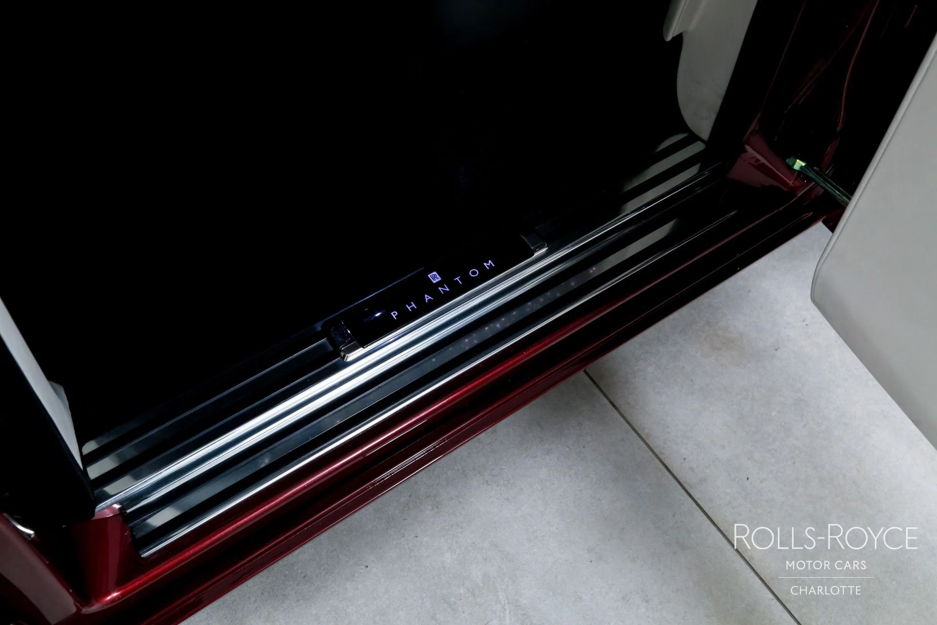 mph024_1582290771_Used_2019_Rolls_Royce_Phantom_1760804131_3c18acbb46