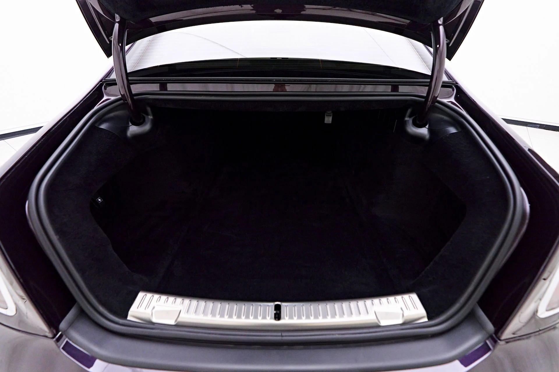 mph024_1586216647_Used_2024_Rolls_Royce_Ghost_Base_1752169894_a5439757de