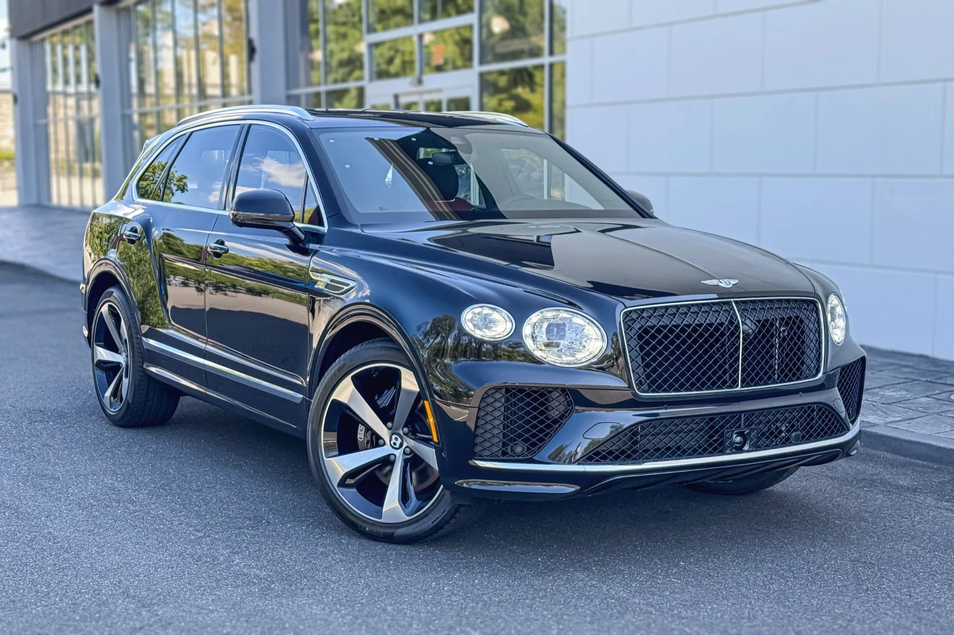 mph024_1589320650_Used_2025_Bentley_Bentayga_V8_1758544256_23697dc644