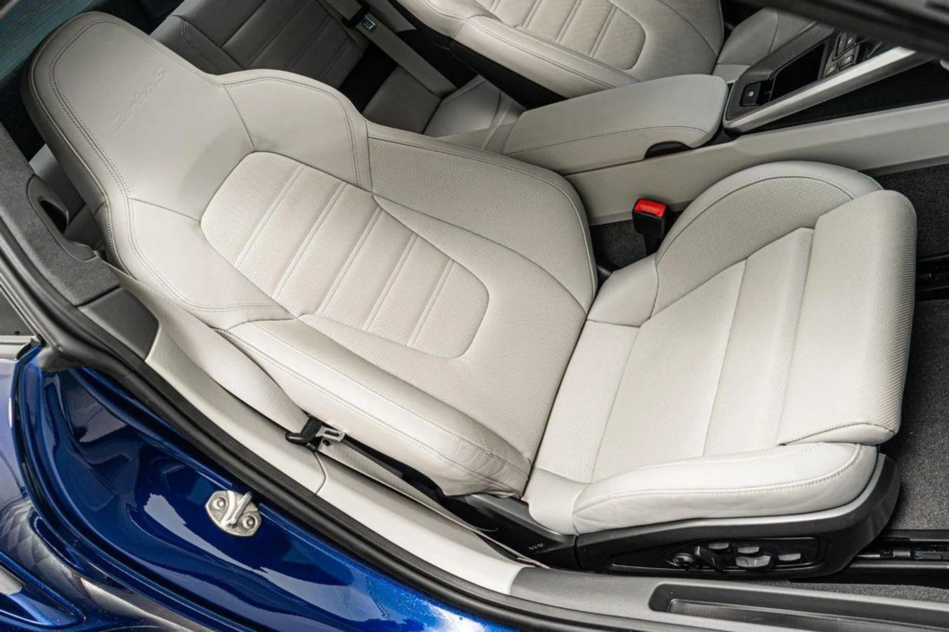 mph024_1604395367_433_XMA_00_K_Ne_EE_5ot_X_Fa_Yu_Lr_K_Zvg_03d1876890