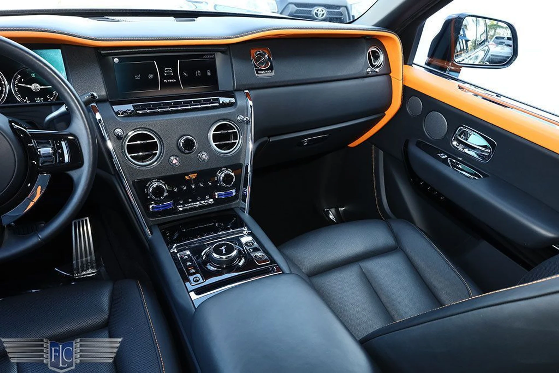 mph024_1612154298_used_2022_rolls_royce_cullinan_sportutility_6305_22954995_25_1024_965ab53c28