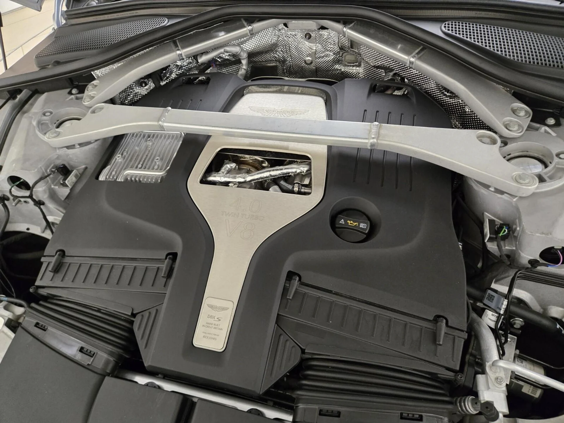 mph024_1639004818_New_2026_Aston_Martin_DBX_S_1780637078_ed2f188e43