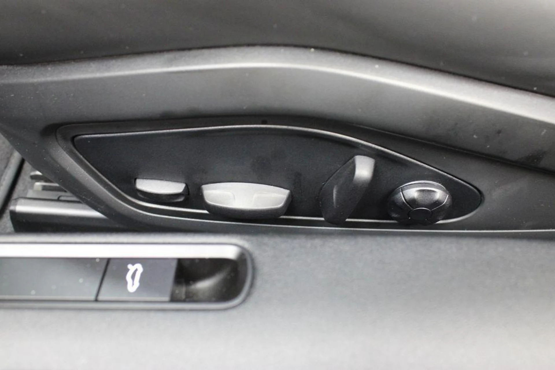 mph024_1642635608_Eum_hi_W_Roo_J_Tn_G1s8_De7pc_WNY_Xo_e9b781d9c9