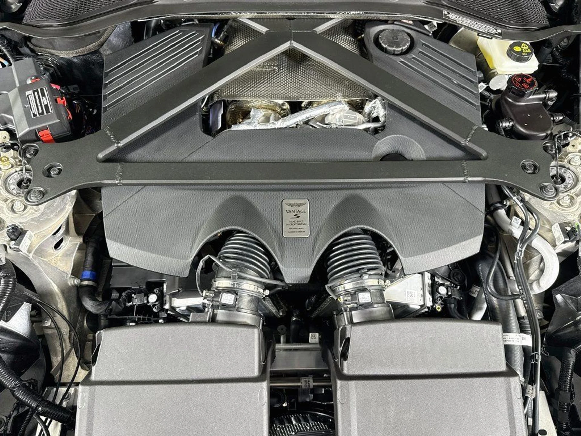 mph024_1646714544_new_2026_aston_martin_vantage_scoupe_11350_23086723_26_1024_87ddd5eeef