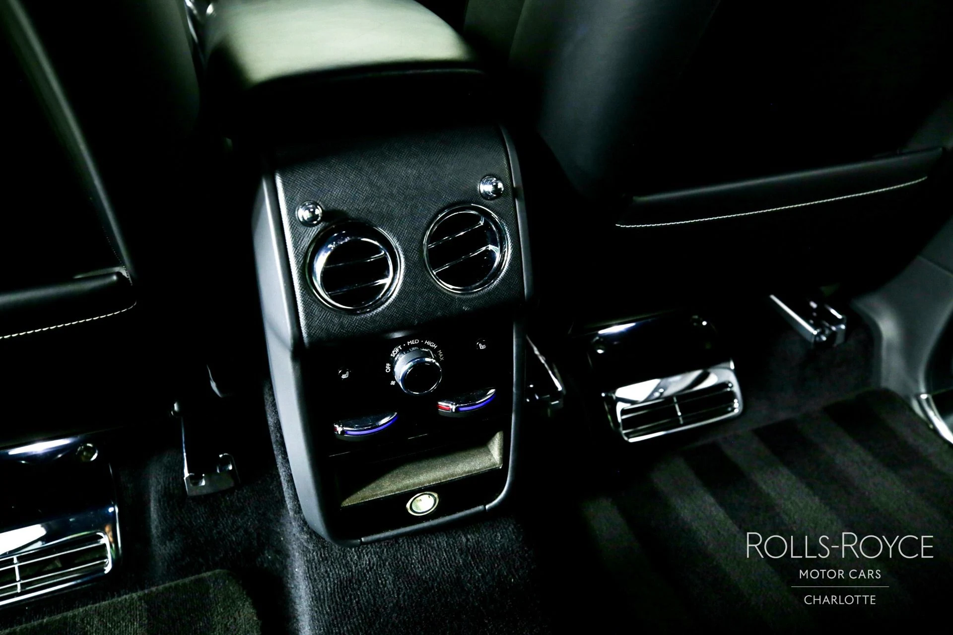 mph024_1649058987_Used_2023_Rolls_Royce_Cullinan_1749155618_38094a3007