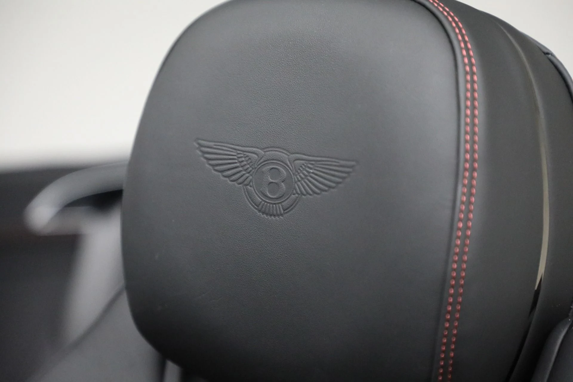 mph024_1651989393_New_2025_Bentley_Continental_GTC_Black_Edition_fd3842740a