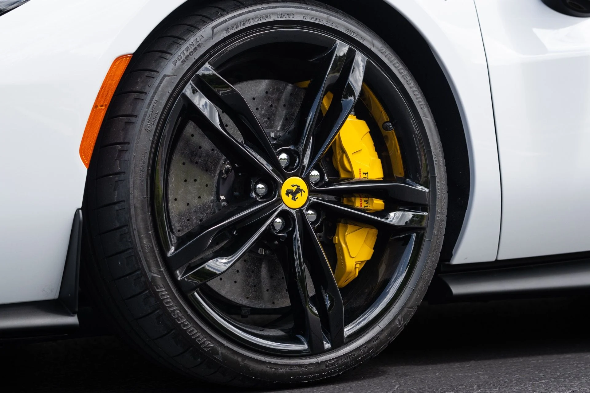 mph024_1663147603_Used_2024_Ferrari_296_GTS_1776964703_adb38fd548