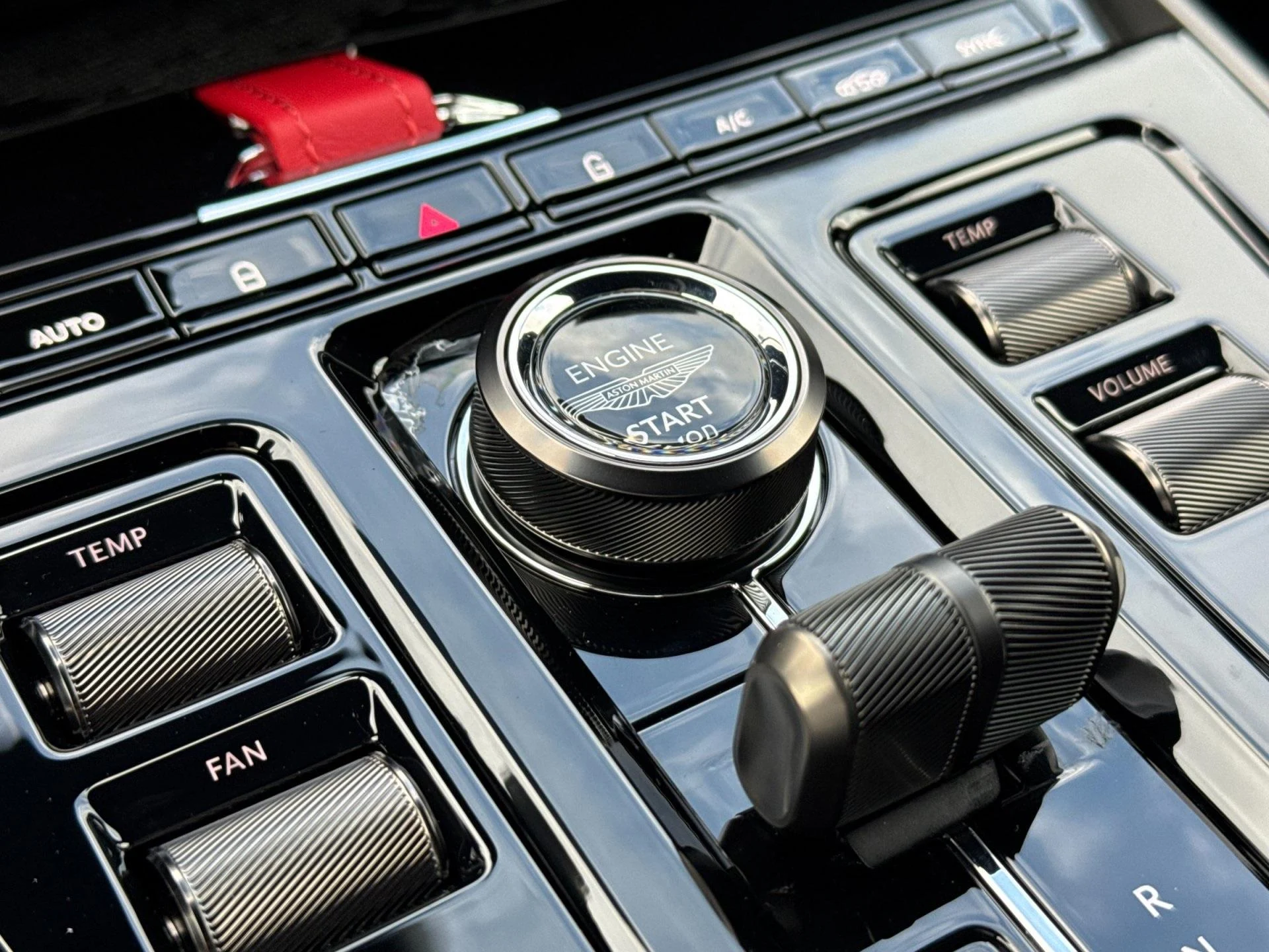 mph024_1665060928_New_2026_Aston_Martin_DBX_S_1769594657_0cece14a0e