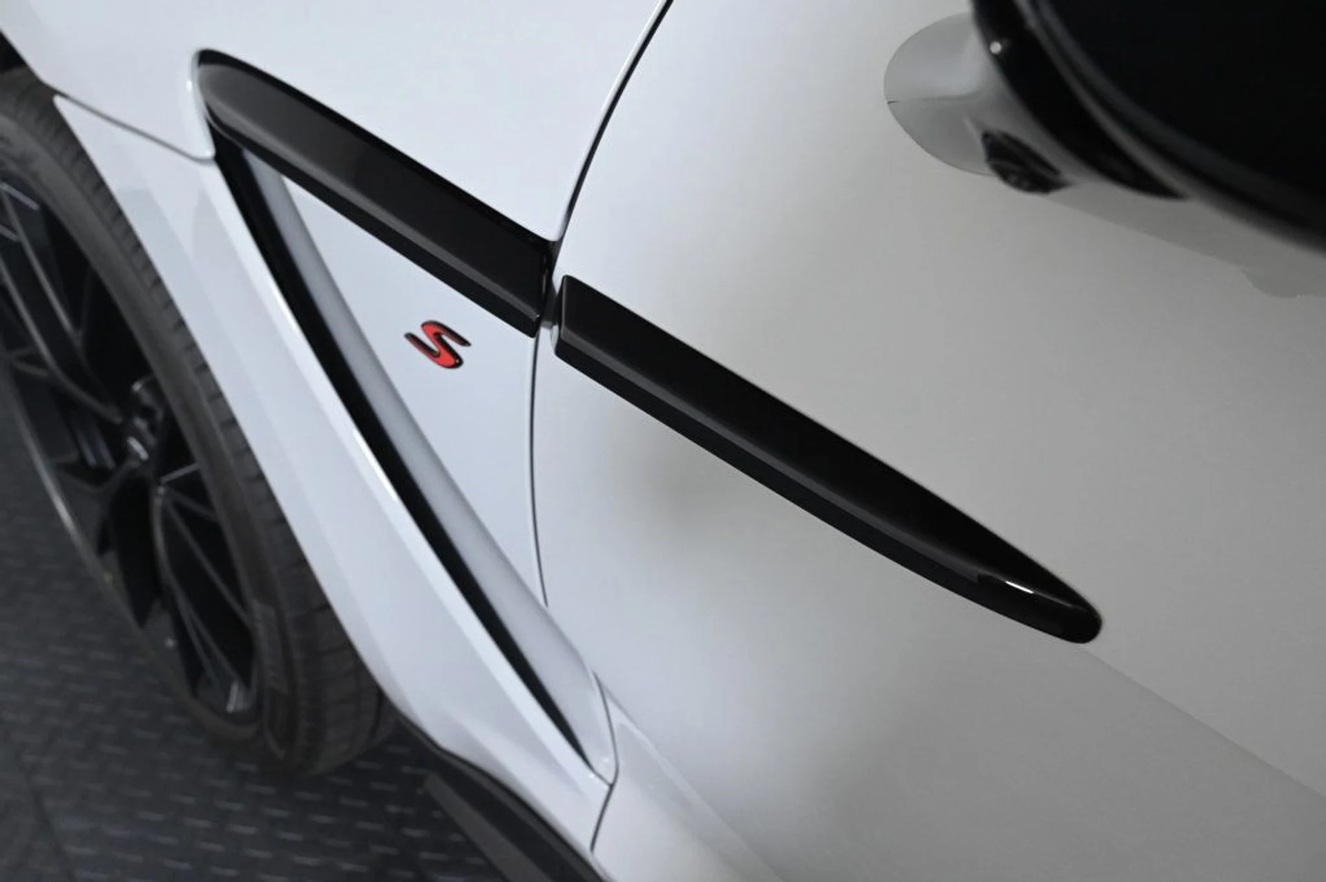 mph024_1677434016_new_2026_aston_martin_dbx_sawd_11350_23000820_24_1024_4465b2eb09