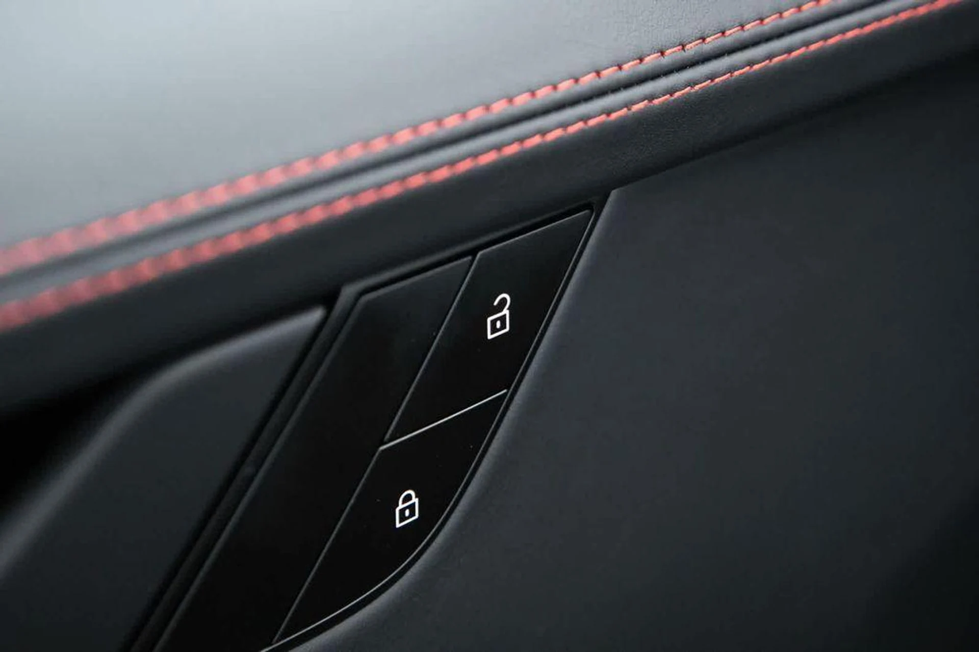 mph024_168403696_U7_Xv_Xf_Q8_Vsldy_N6_Nb_GD_Df74a_TEU_d33e70c967