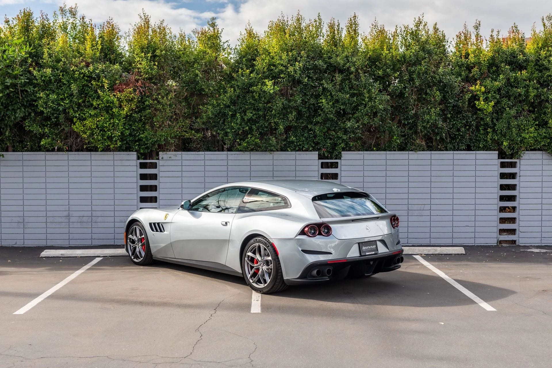 mph024_1687075263_Used_2018_Ferrari_GTC_4_Lusso_T_1701305210_e9c0d88a04