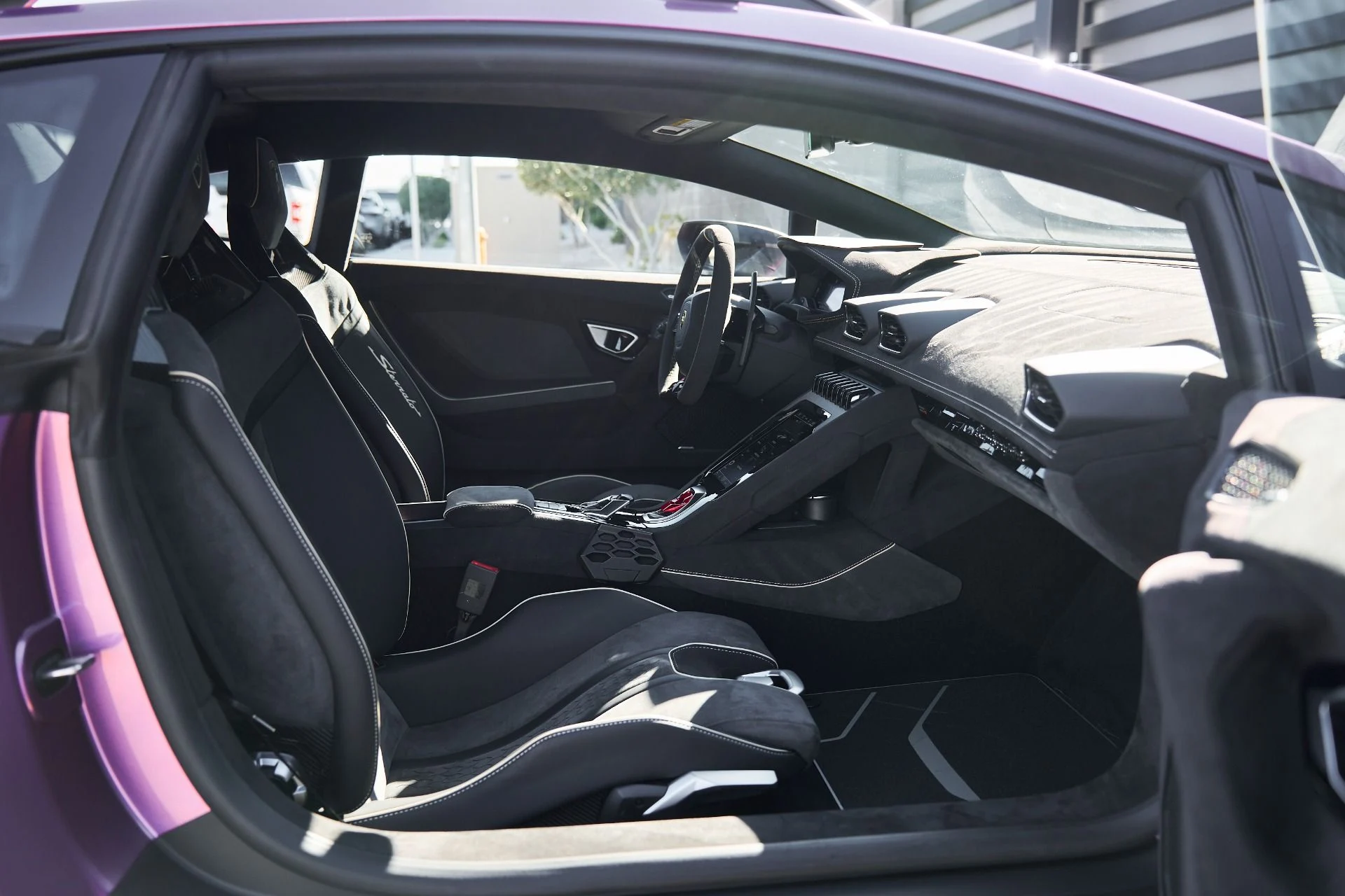 mph024_1703499362_Used_2024_Lamborghini_Huracan_Sterrato_Base_1760828452_c7df02f735
